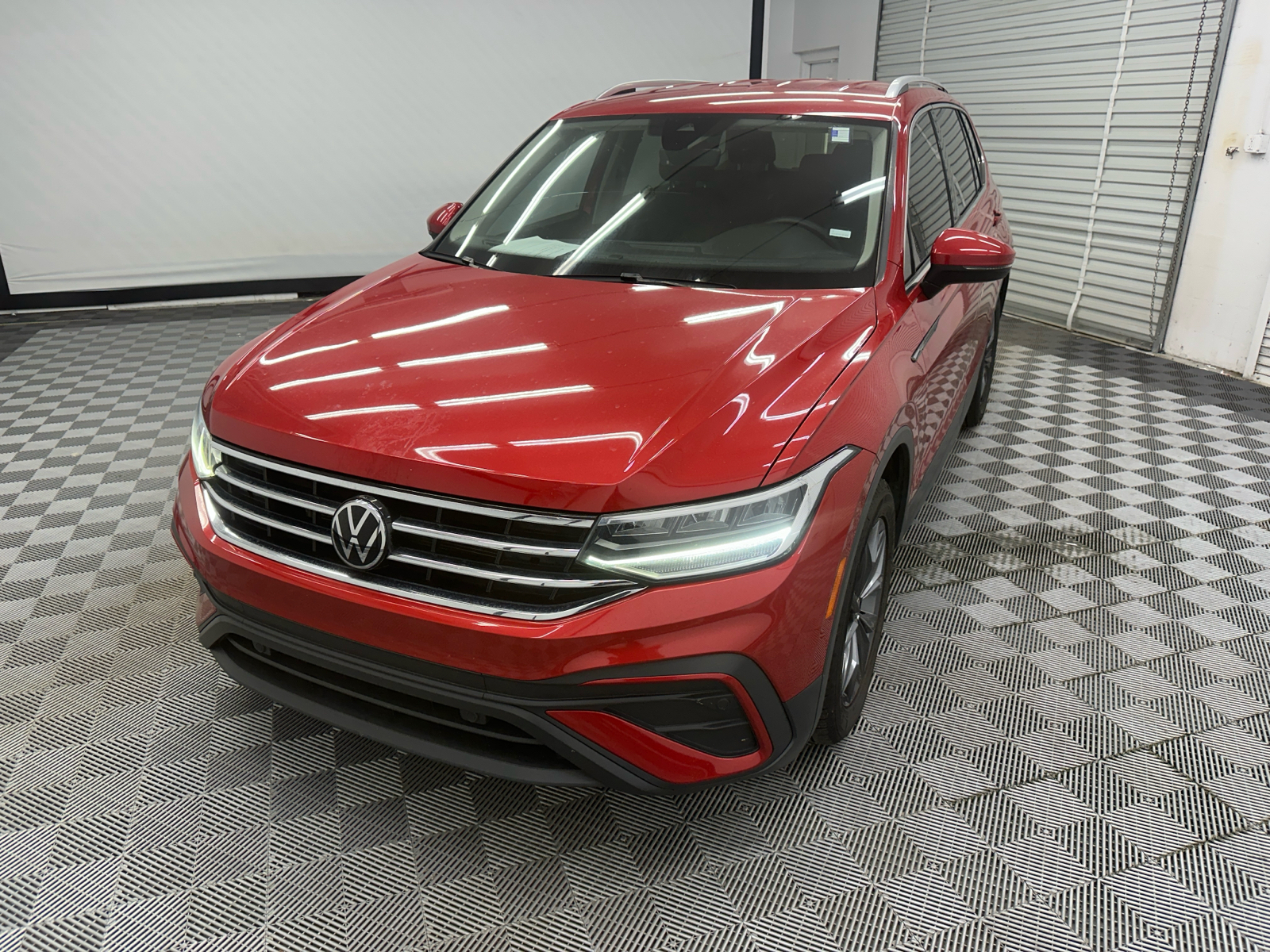 2022 Volkswagen Tiguan 2.0T SE 1