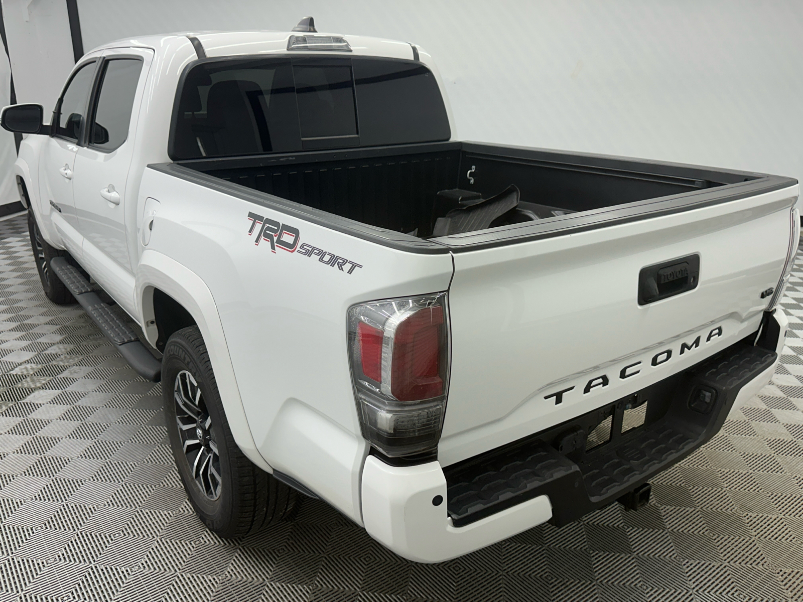 2021 Toyota Tacoma TRD Sport 3