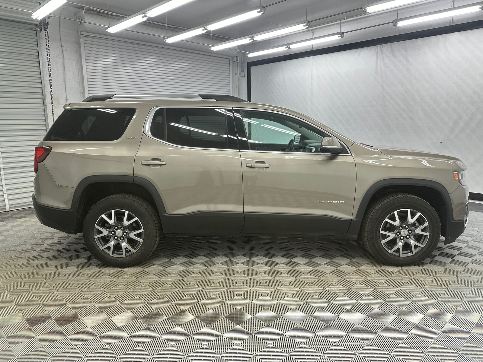 2023 GMC Acadia SLT 6