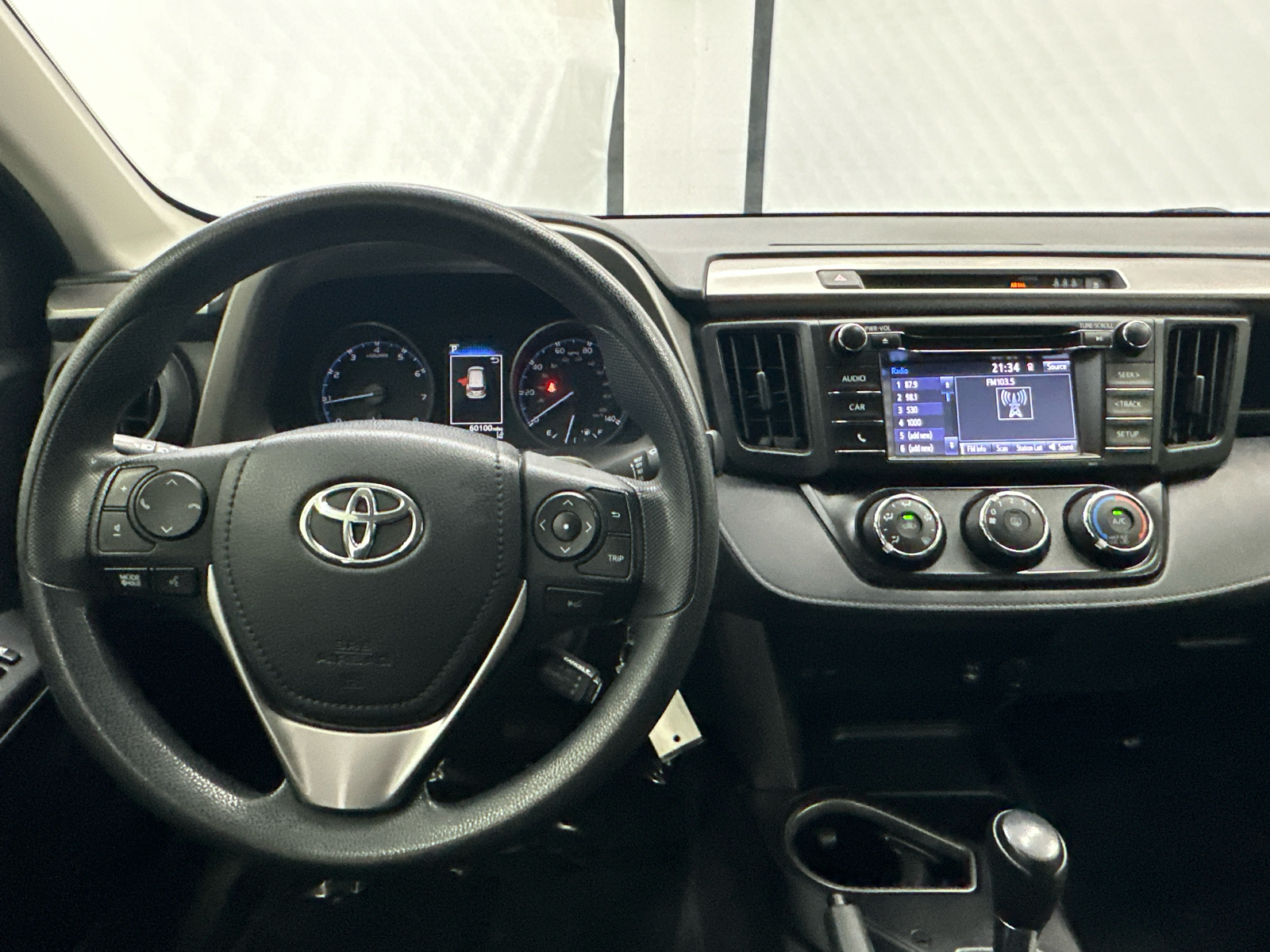 2018 Toyota RAV4 LE 23