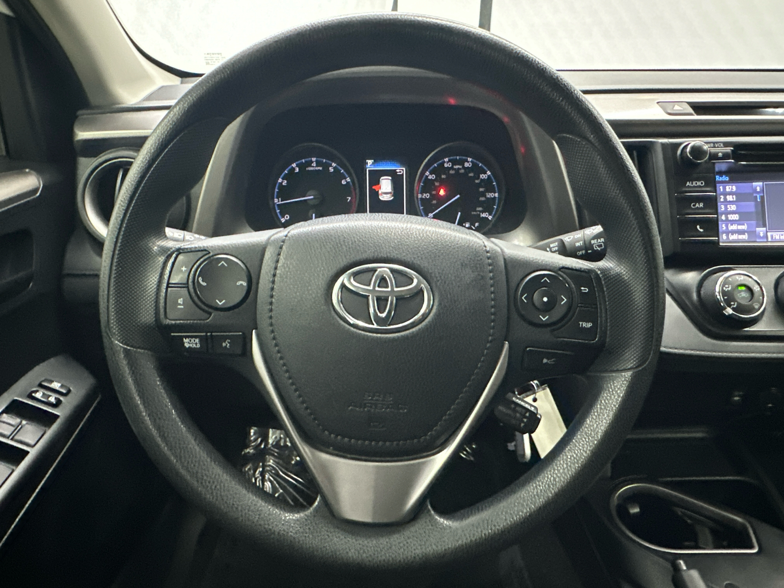 2018 Toyota RAV4 LE 24