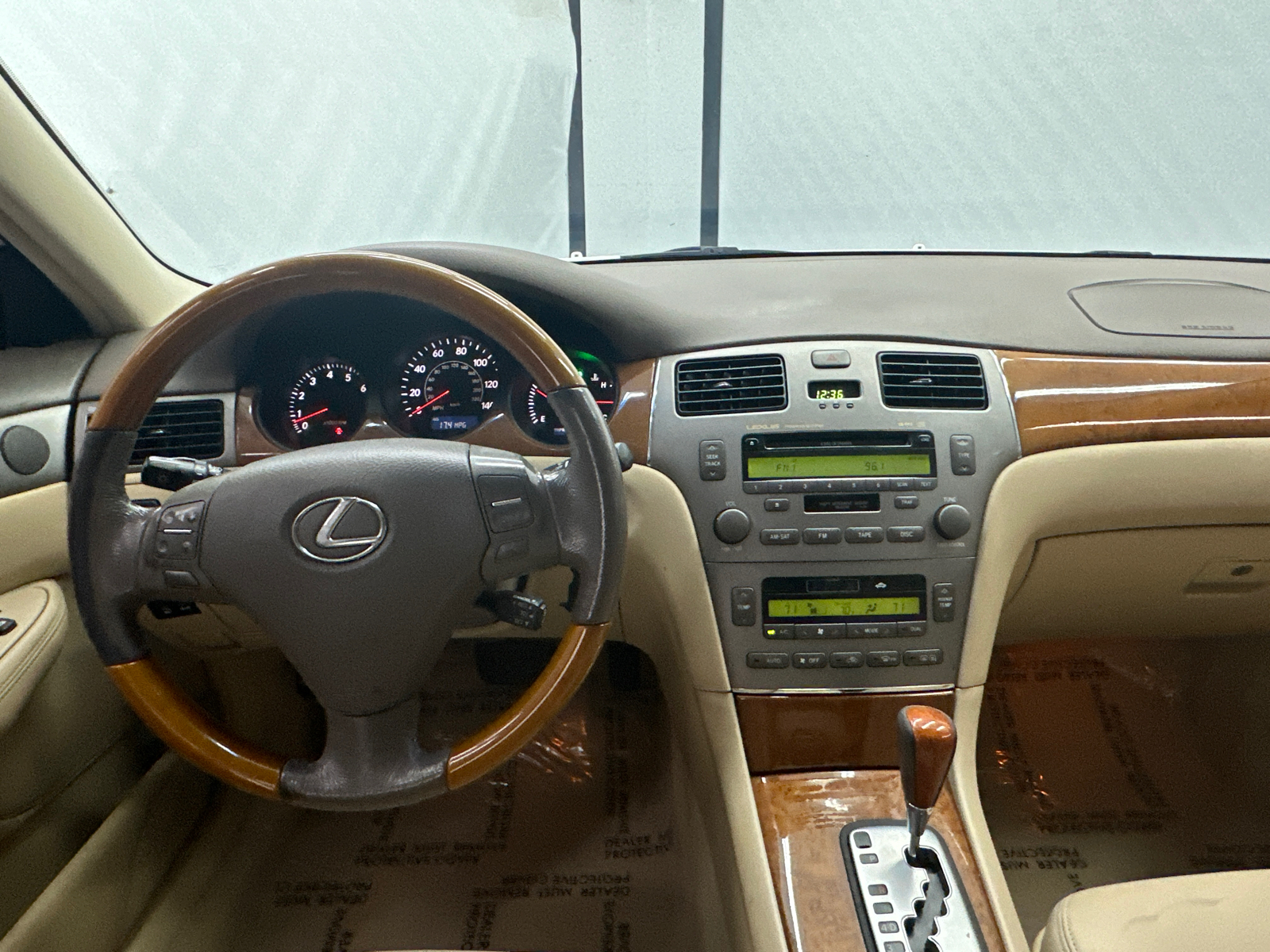 2005 Lexus ES 330 27