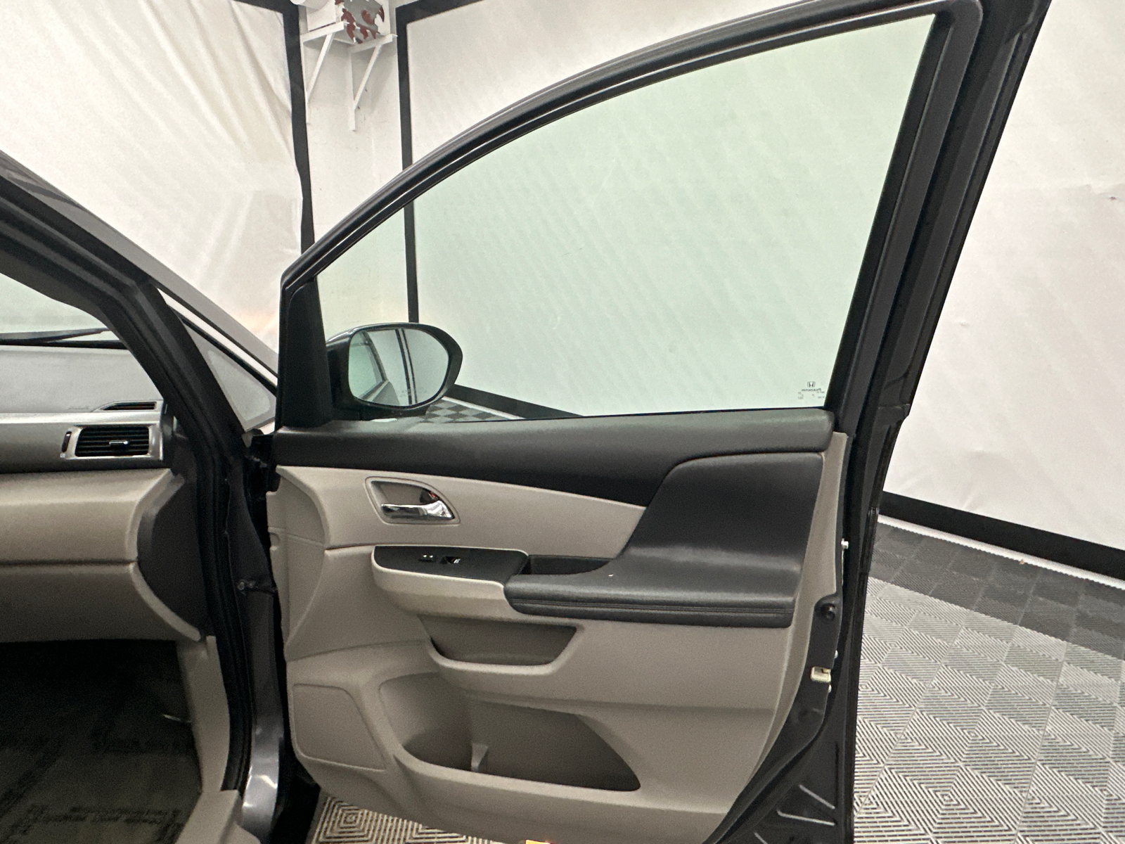 2014 Honda Odyssey EX-L 16