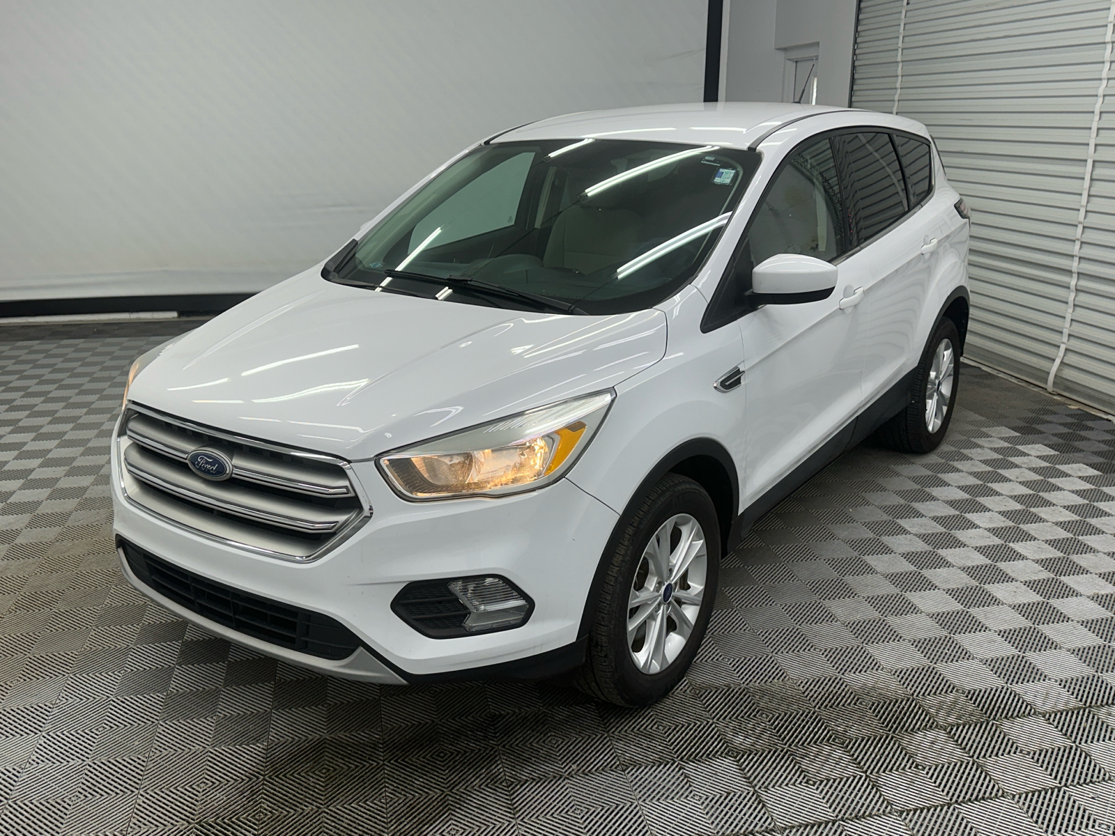 2017 Ford Escape SE 1