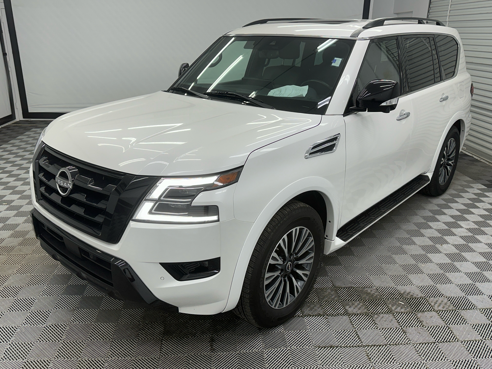 2023 Nissan Armada SL 1