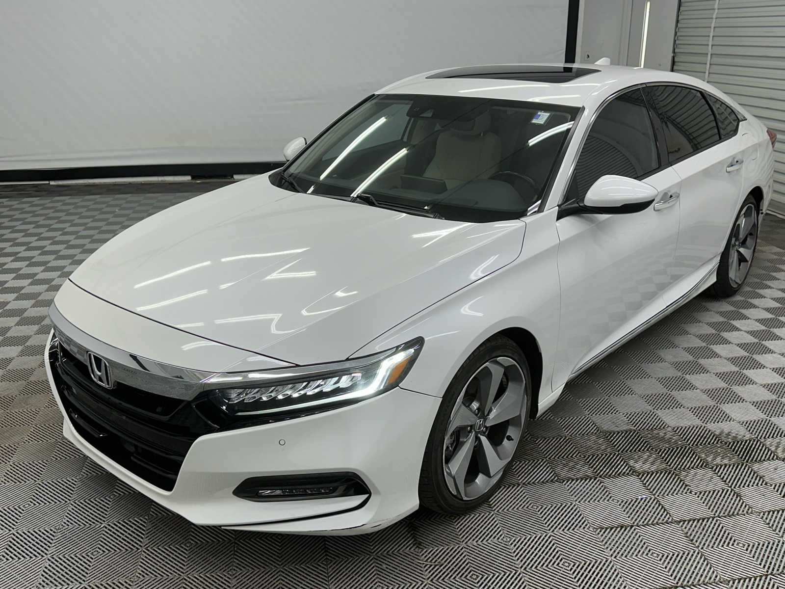 2020 Honda Accord Touring 2.0T 1