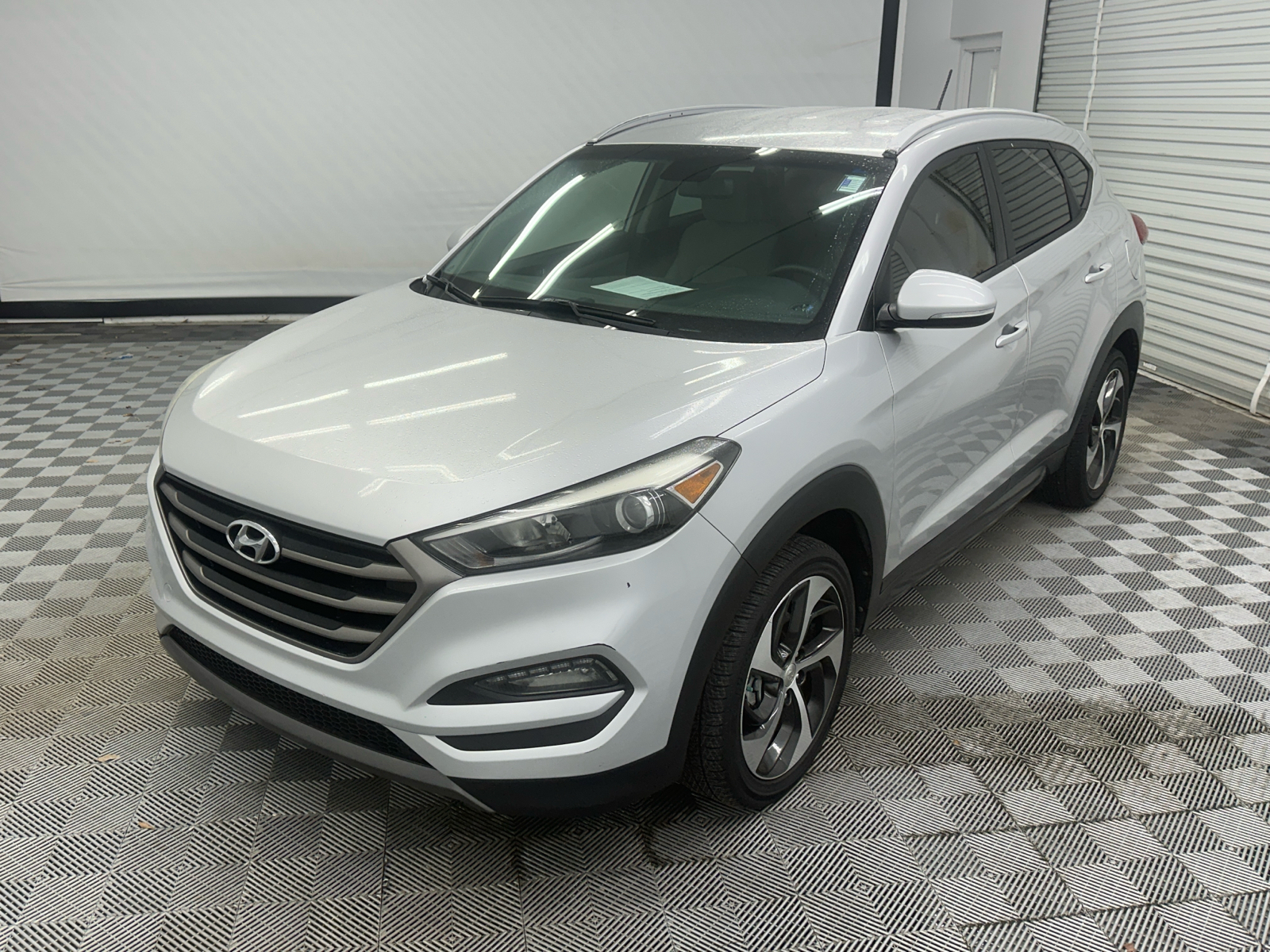 2016 Hyundai Tucson Sport 1