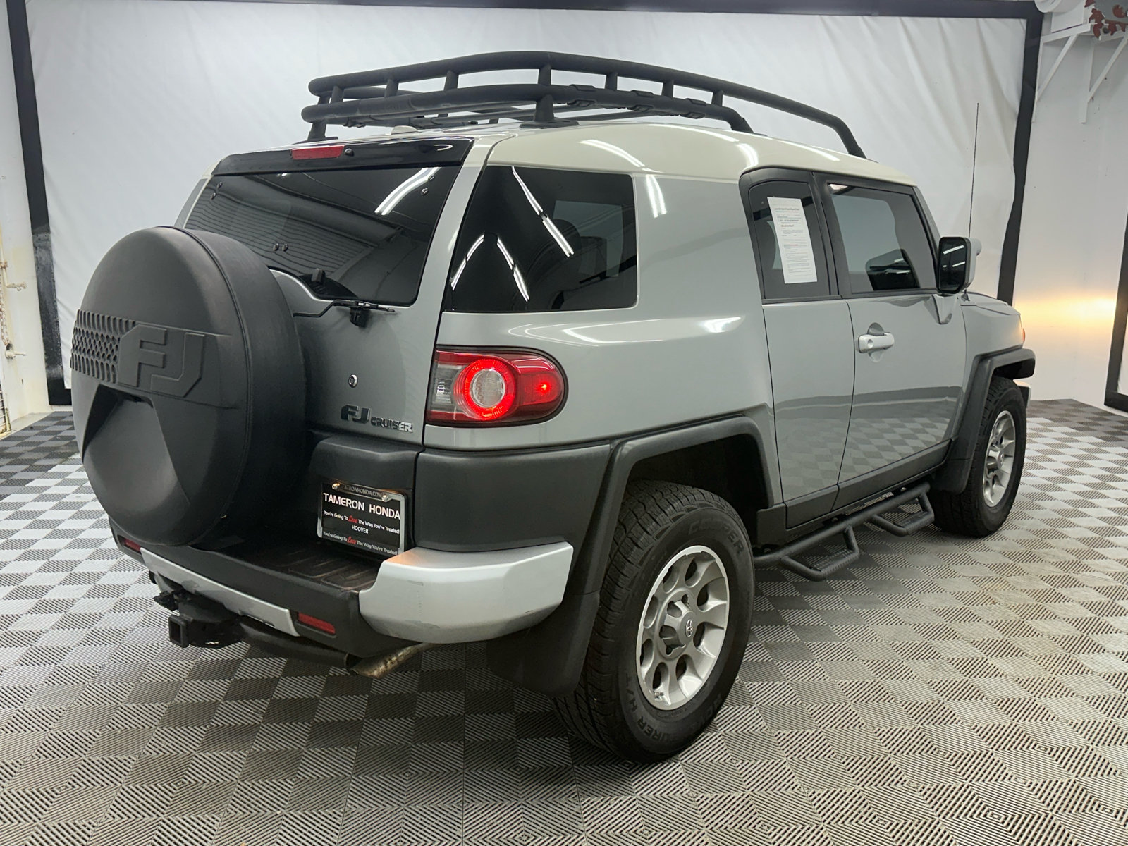 2012 Toyota FJ Cruiser w/ Convenience Package 5