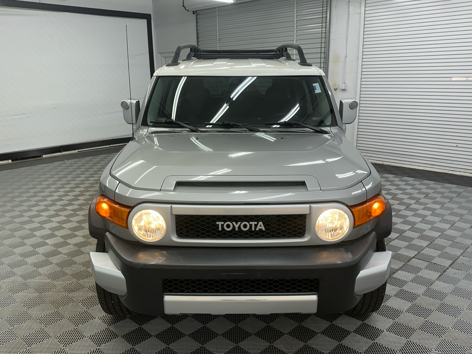 2012 Toyota FJ Cruiser w/ Convenience Package 8