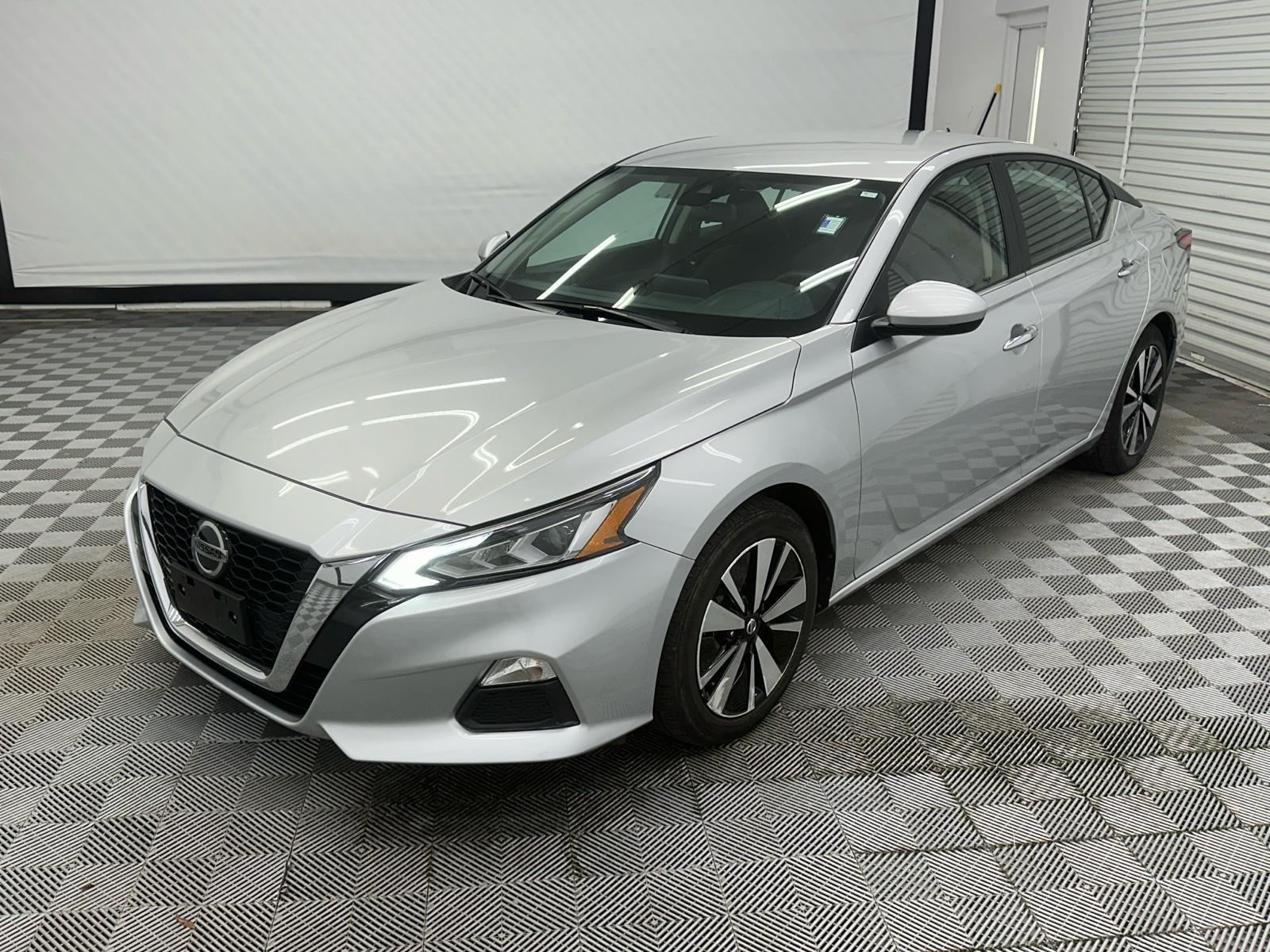 2022 Nissan Altima 2.5 SV 1