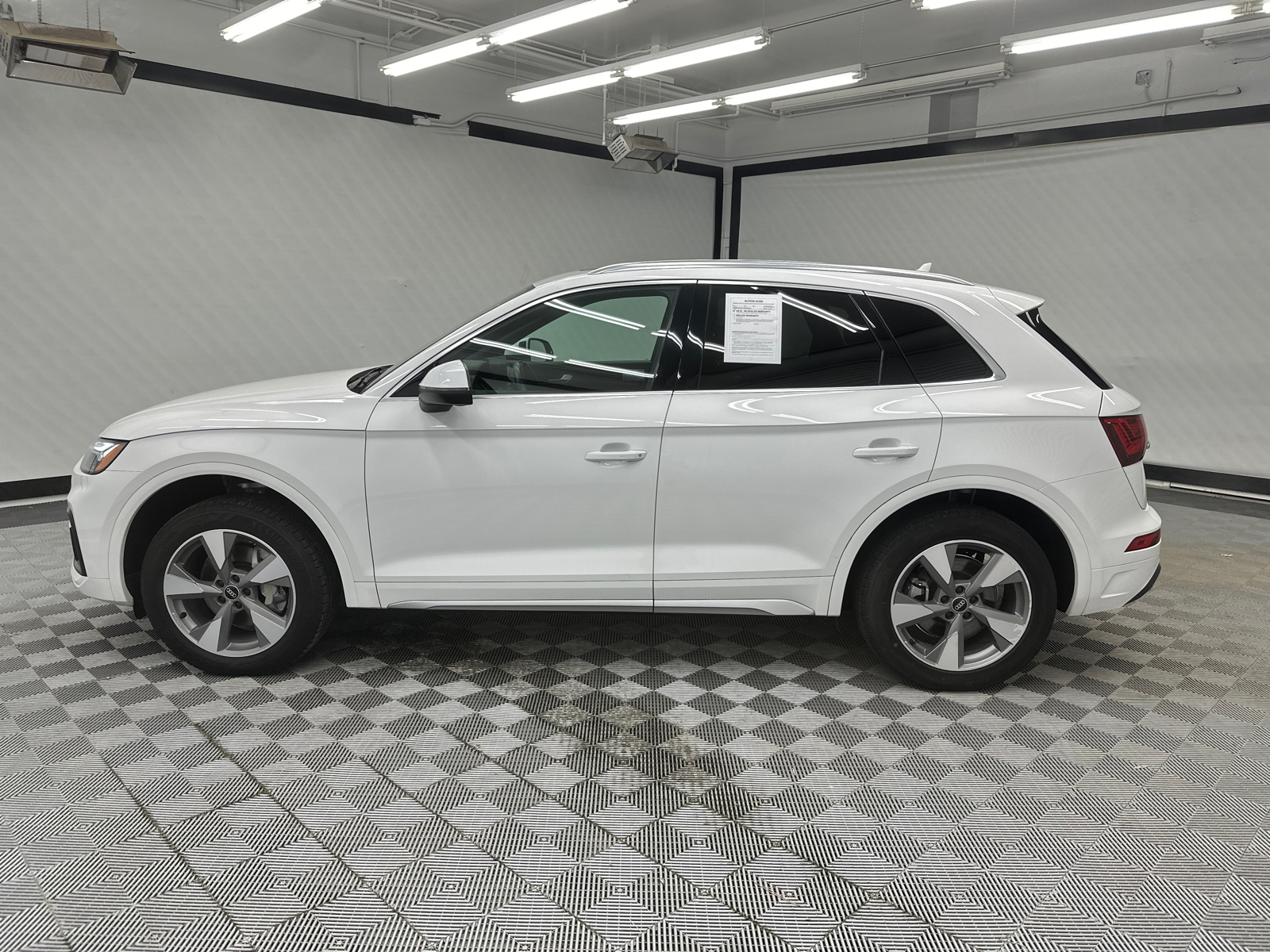 2023 Audi Q5 40 Premium 2