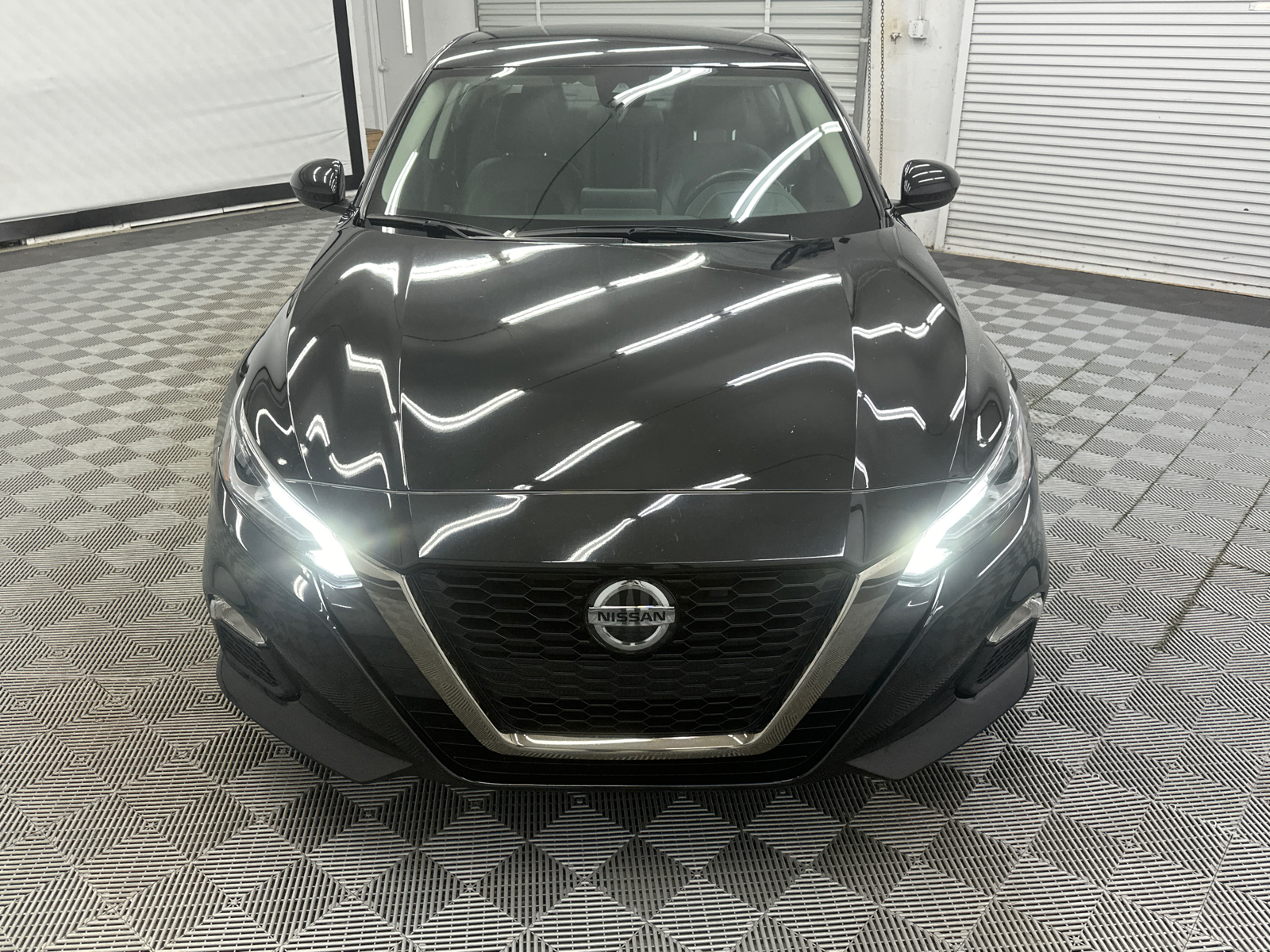 2022 Nissan Altima 2.5 SR 8