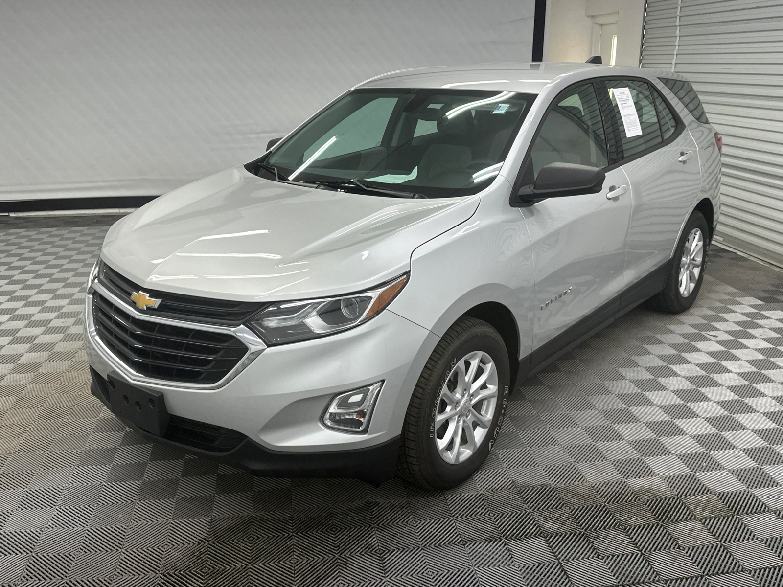 2019 Chevrolet Equinox LS 1