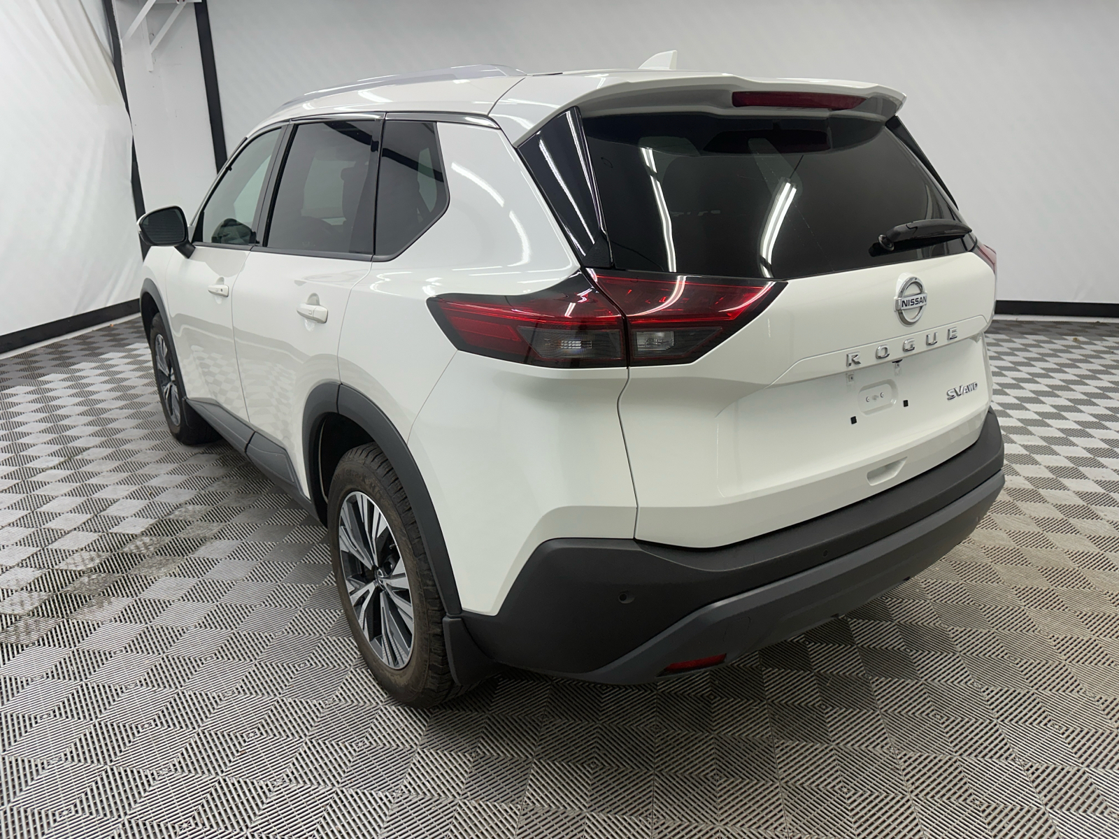 2021 Nissan Rogue SV 3