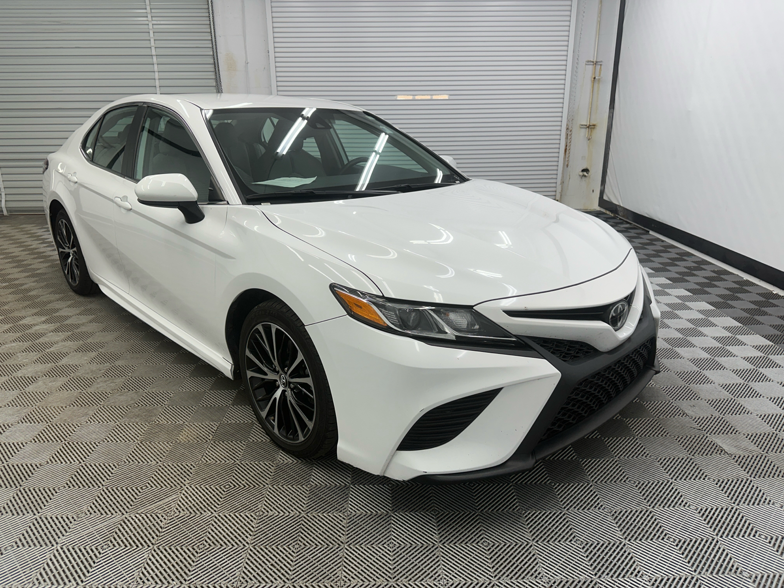 2020 Toyota Camry SE 7