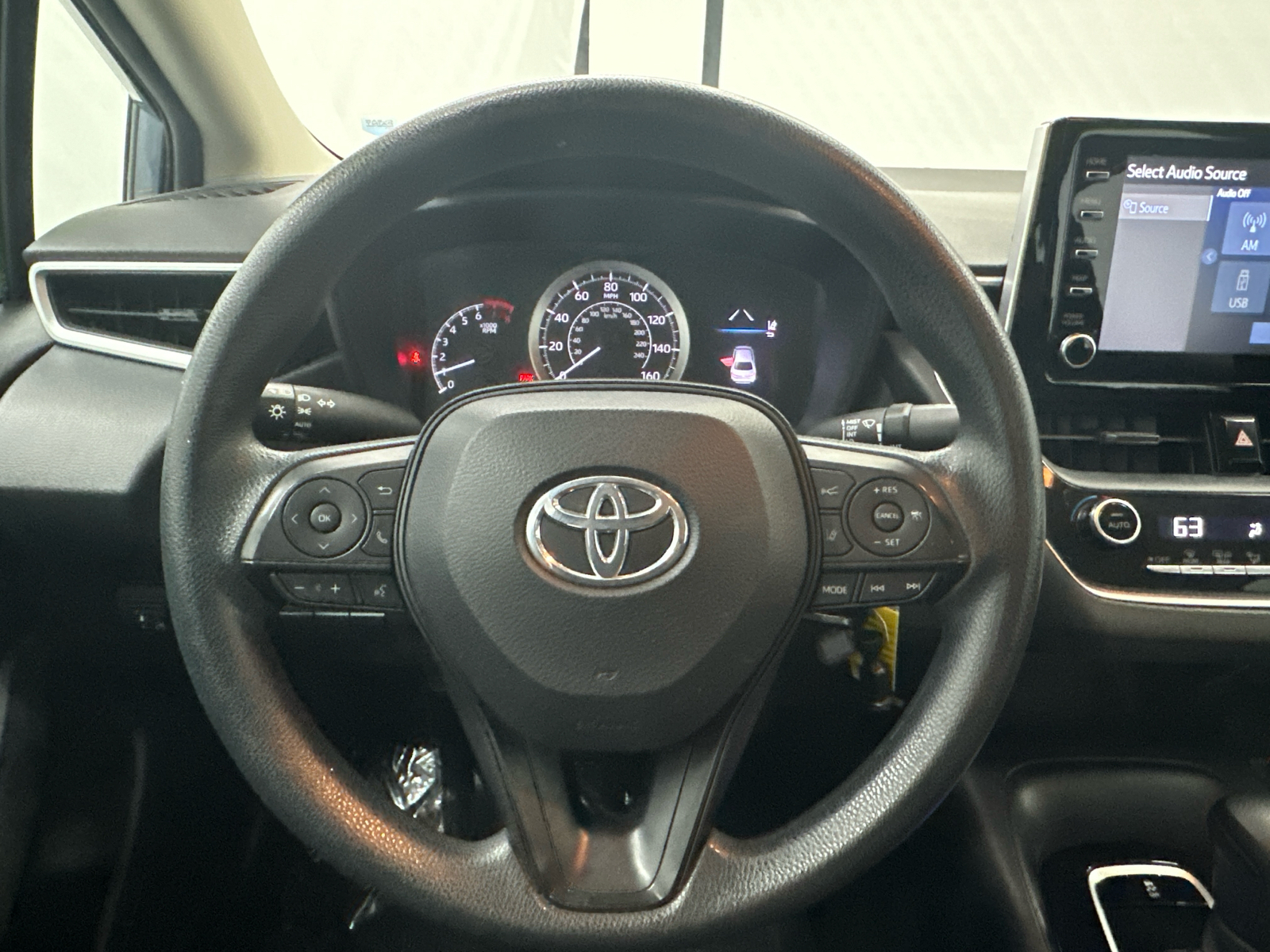 2020 Toyota Corolla LE 24