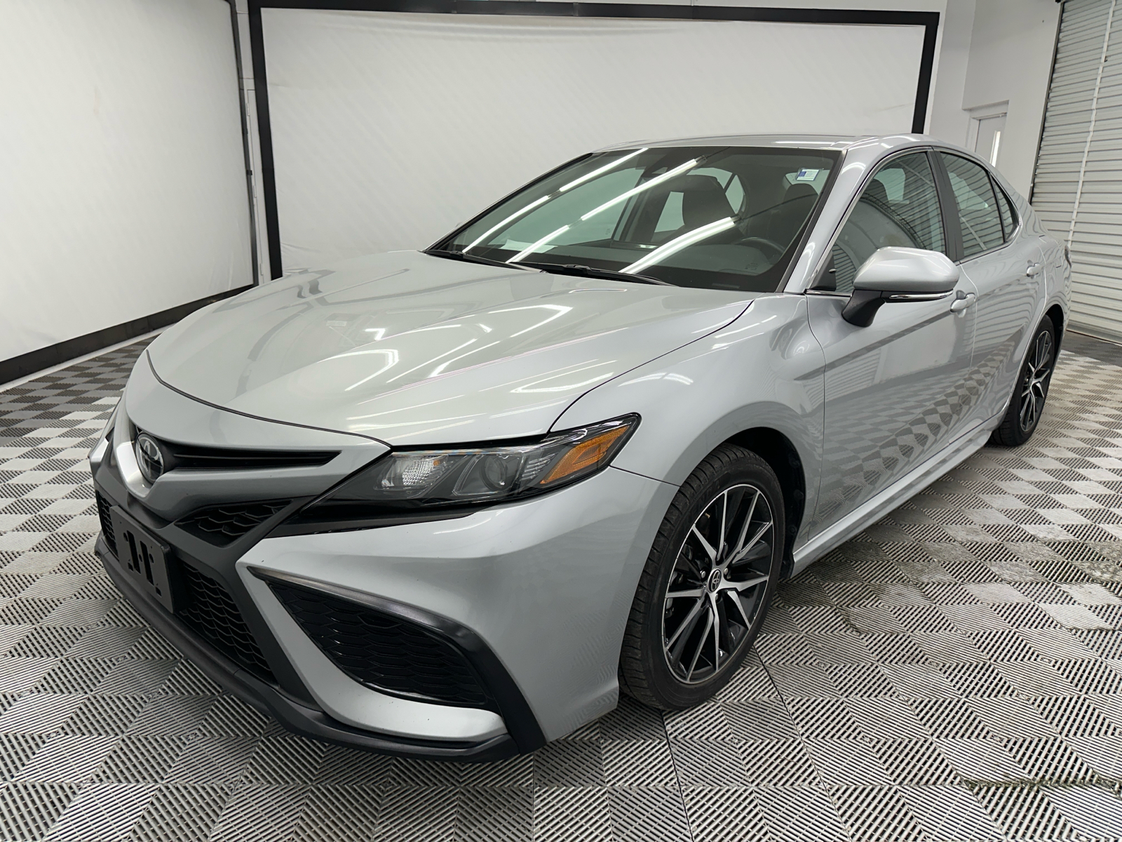 2022 Toyota Camry SE 1