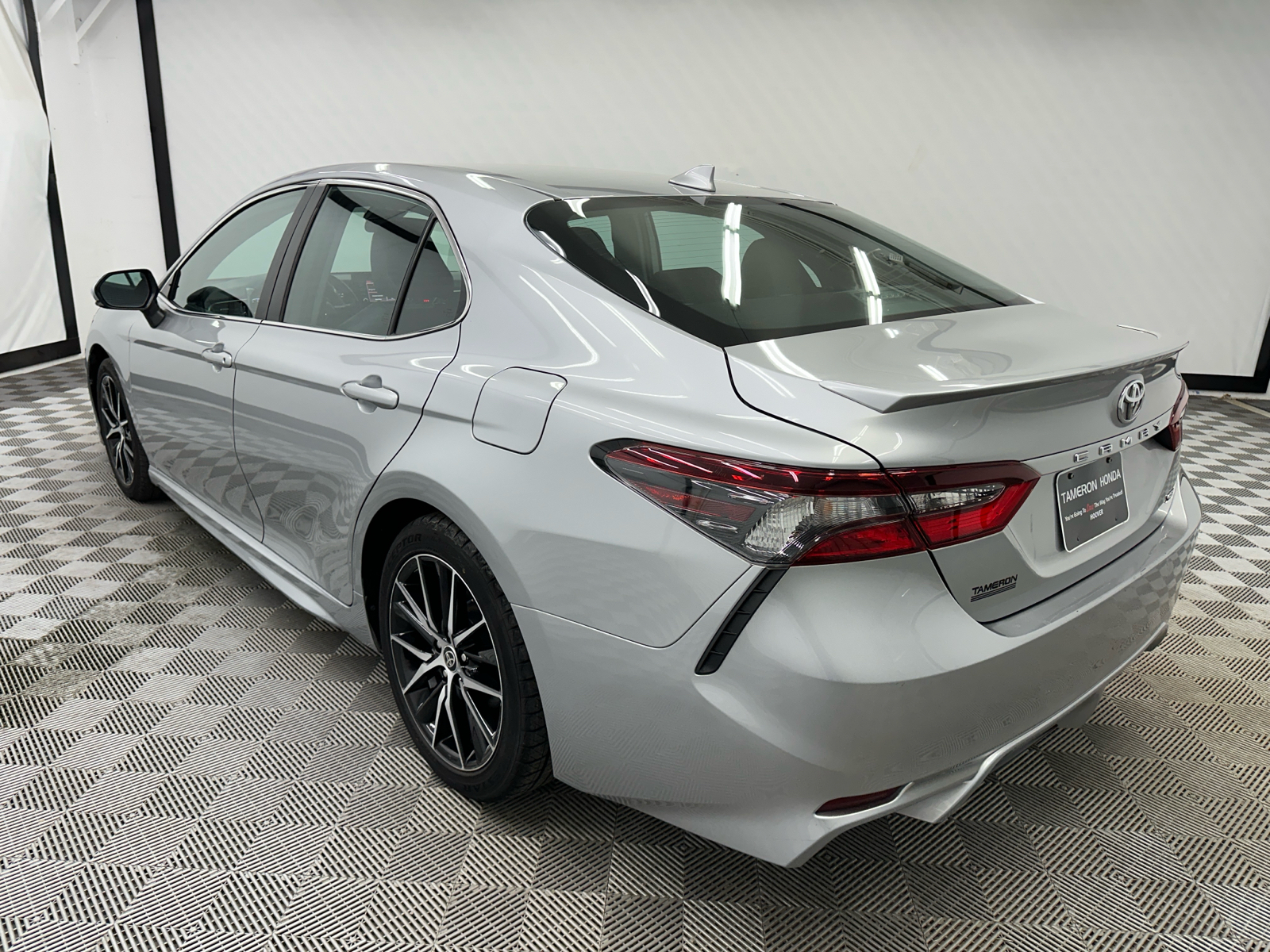 2022 Toyota Camry SE 3