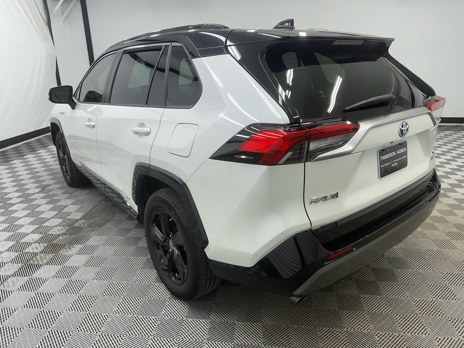 2020 Toyota RAV4 Hybrid XSE 3