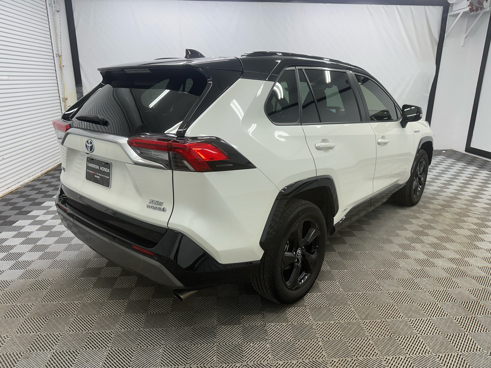 2020 Toyota RAV4 Hybrid XSE 5