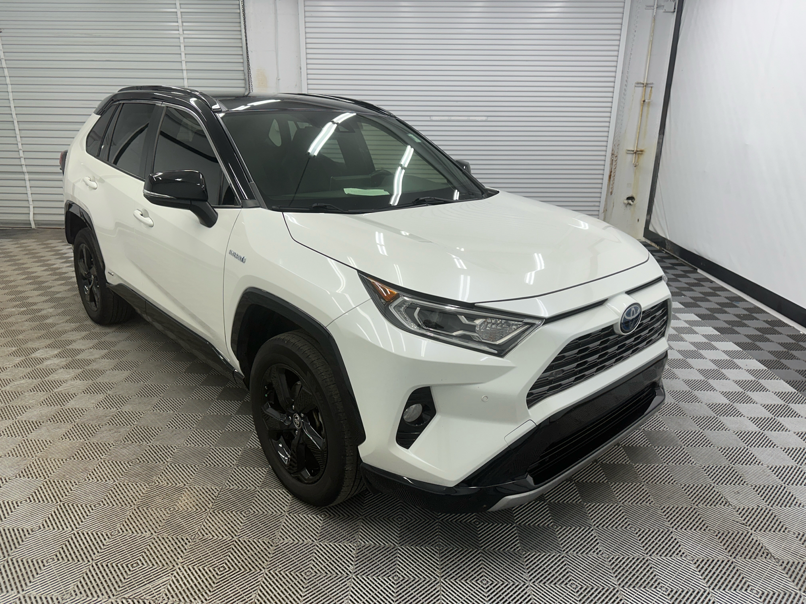 2020 Toyota RAV4 Hybrid XSE 7