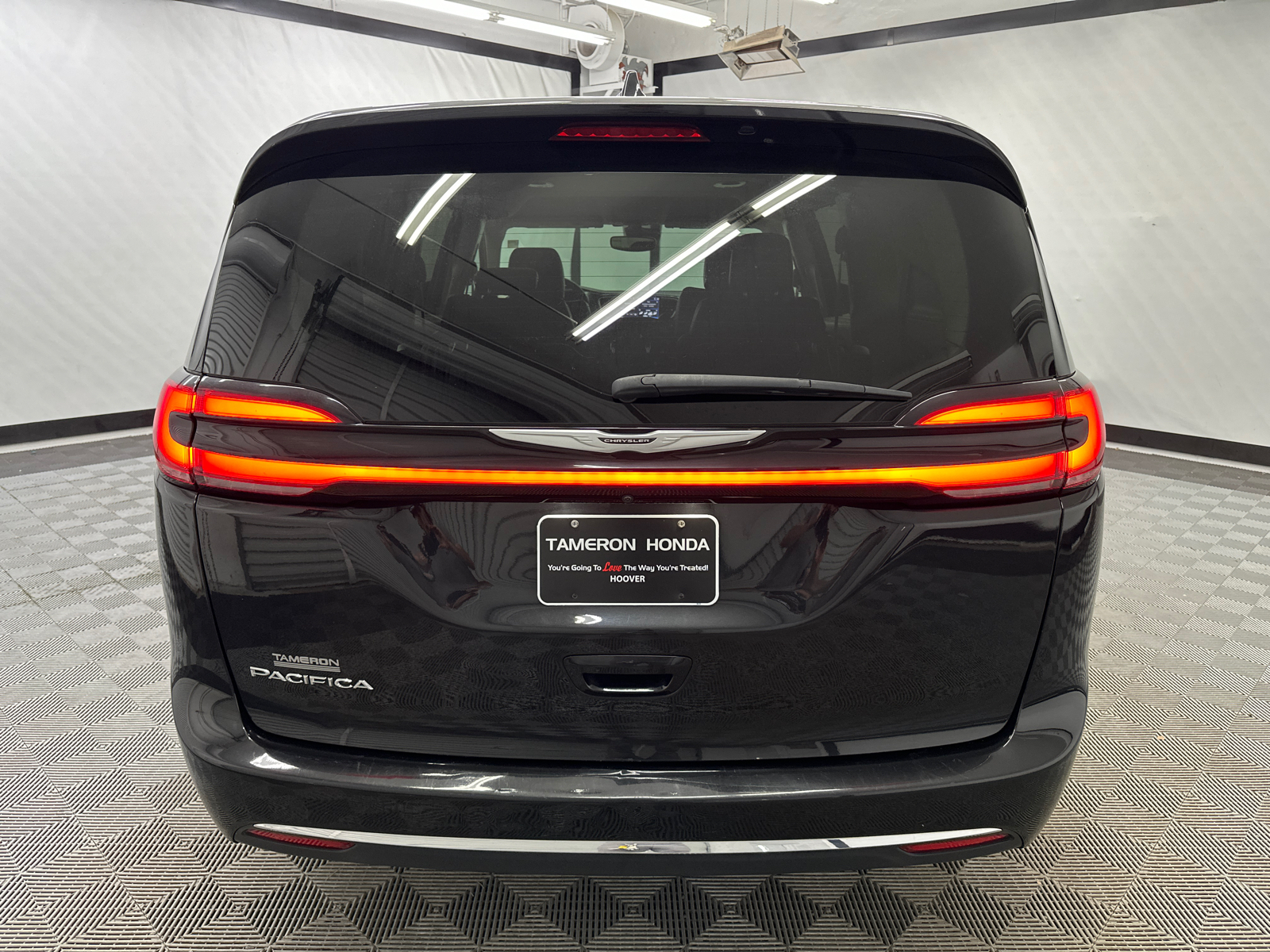 2022 Chrysler Pacifica Touring L 4