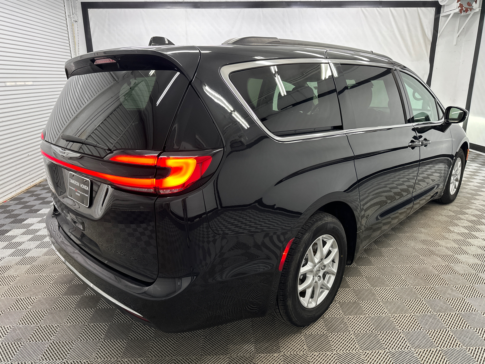 2022 Chrysler Pacifica Touring L 5