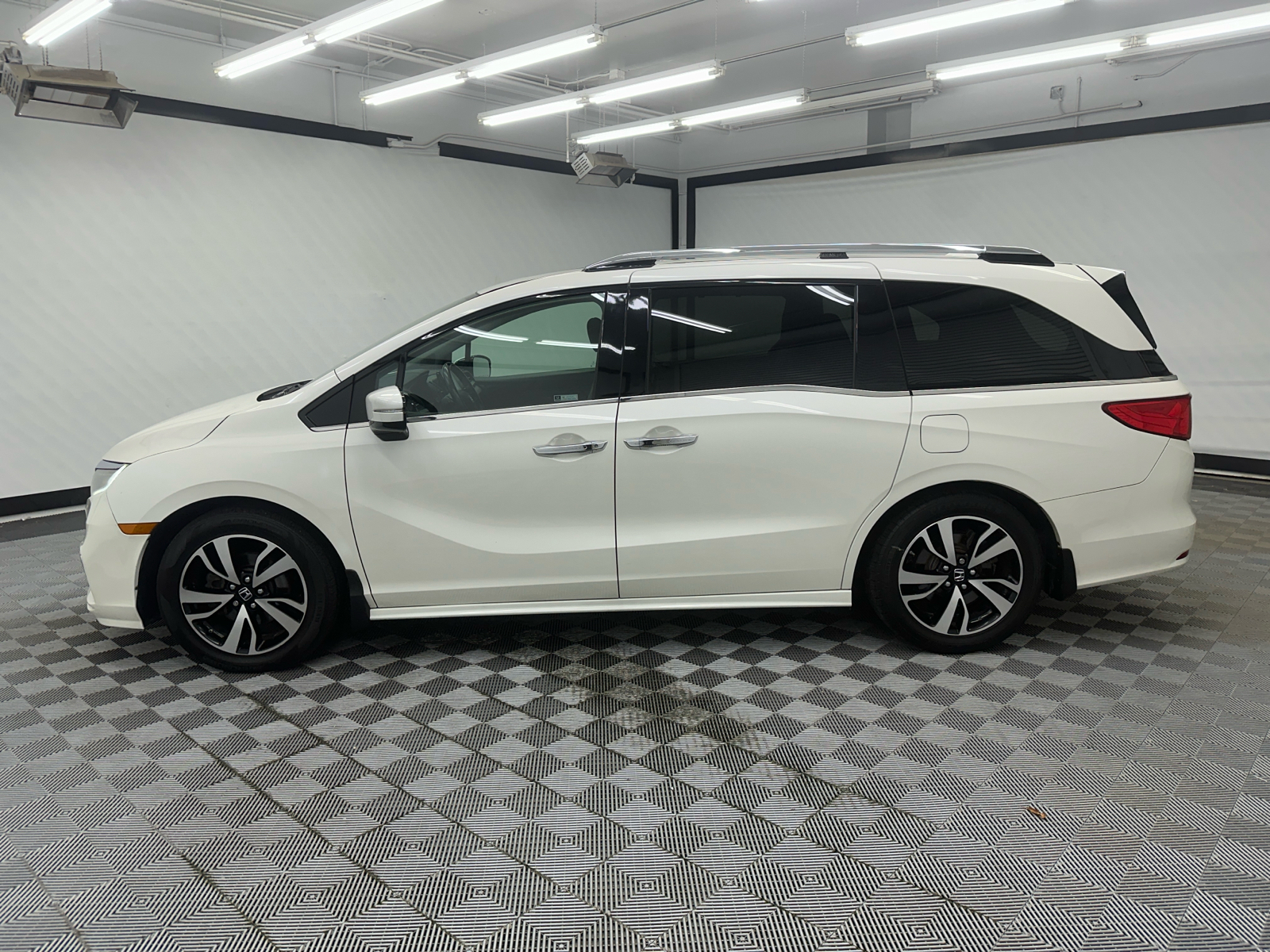 2019 Honda Odyssey Elite 2