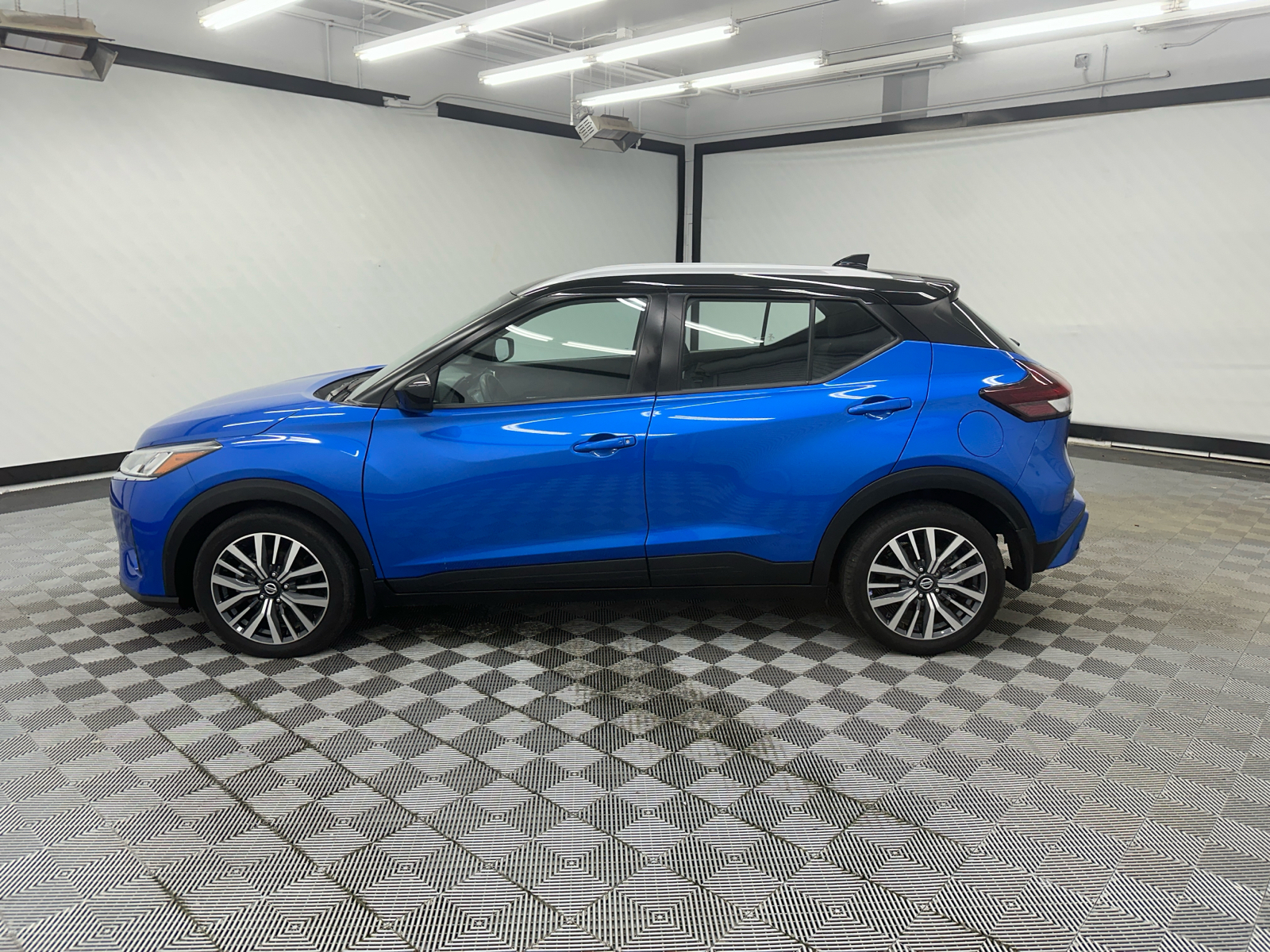 2021 Nissan Kicks SV 2