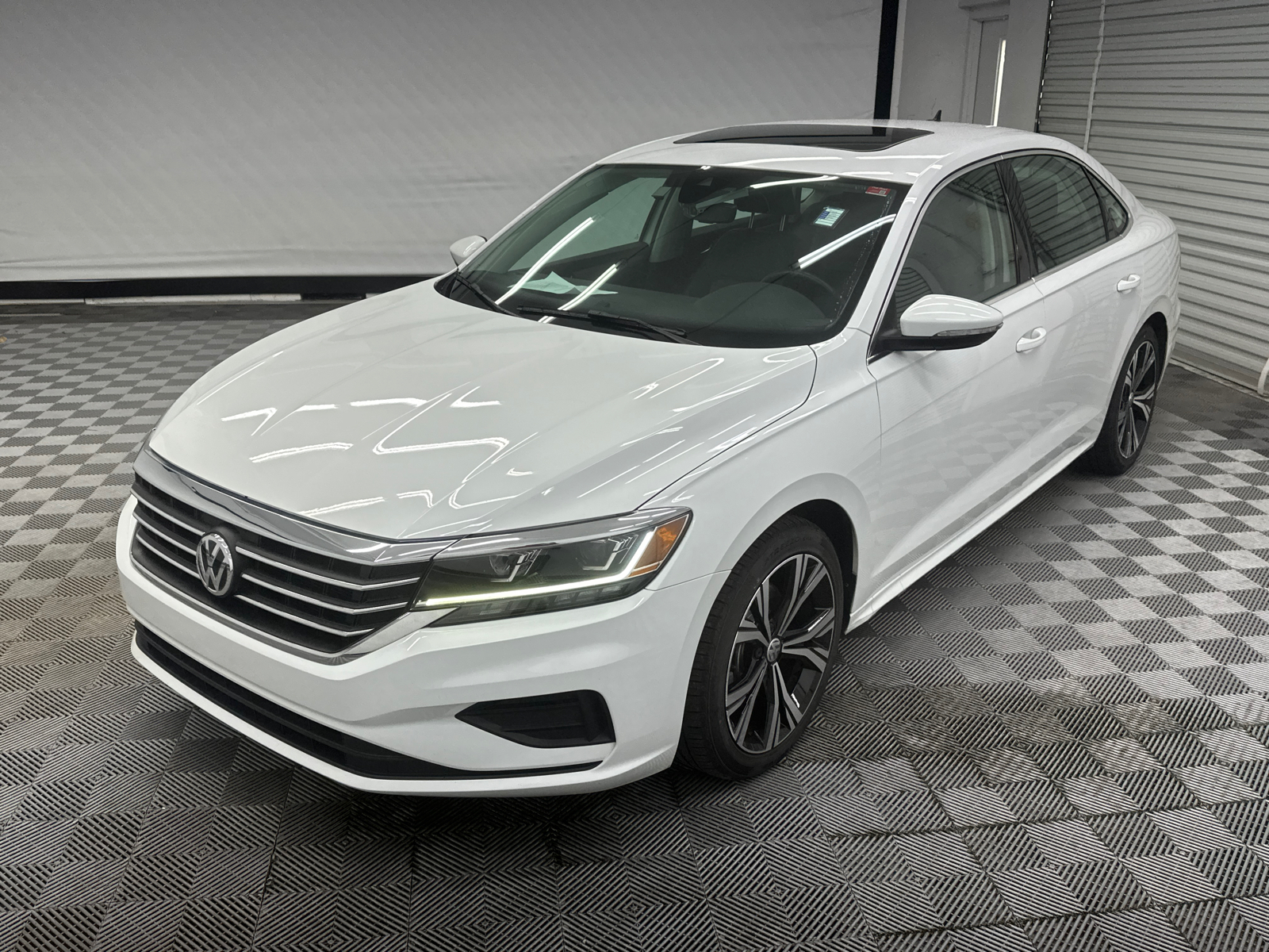 2022 Volkswagen Passat 2.0T SE 1