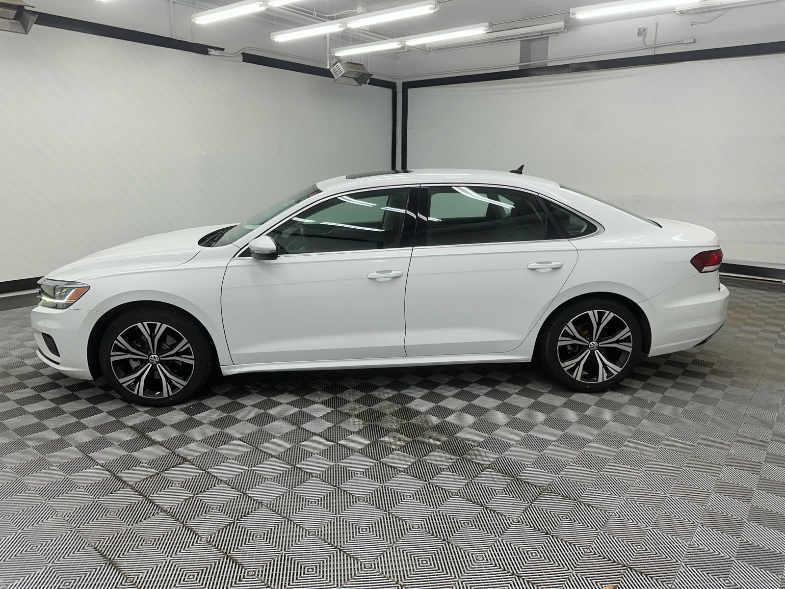 2022 Volkswagen Passat 2.0T SE 2