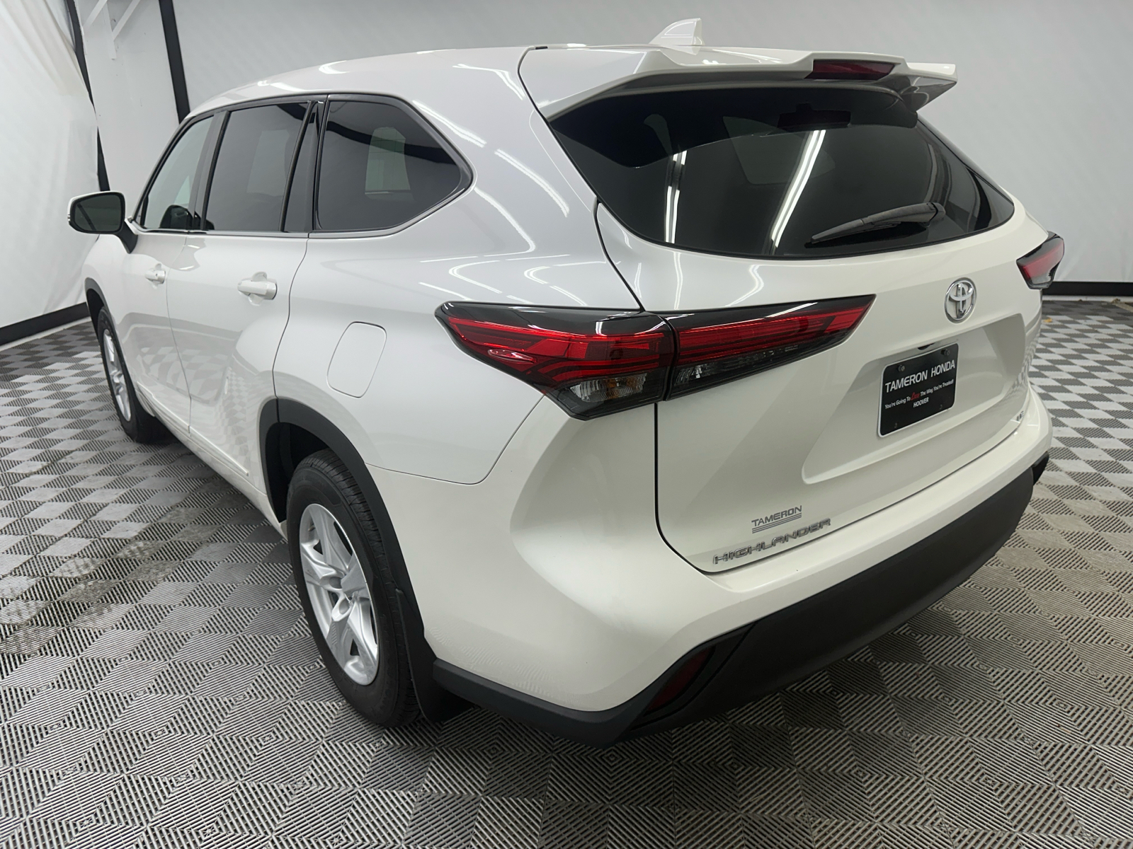 2021 Toyota Highlander LE 3