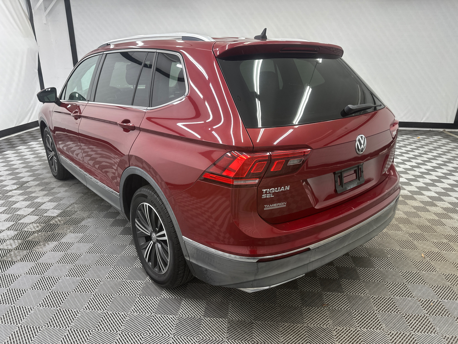 2018 Volkswagen Tiguan 2.0T SEL 3