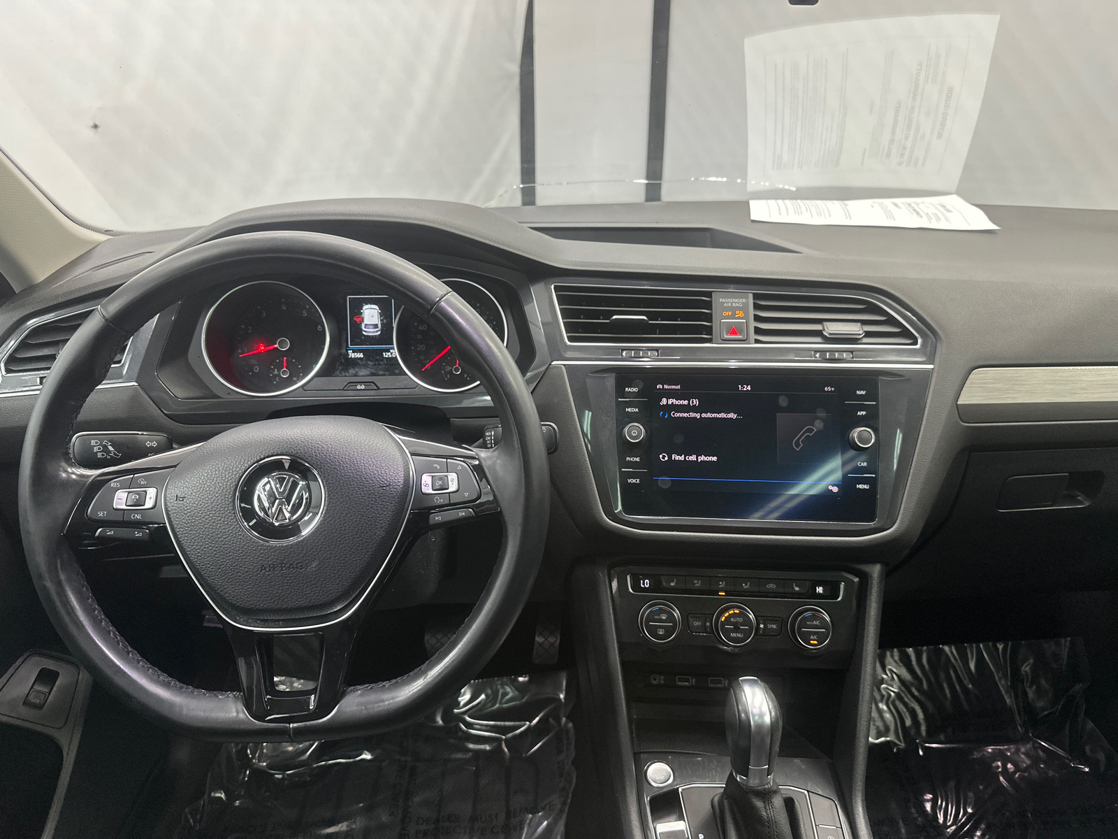 2018 Volkswagen Tiguan 2.0T SEL 26