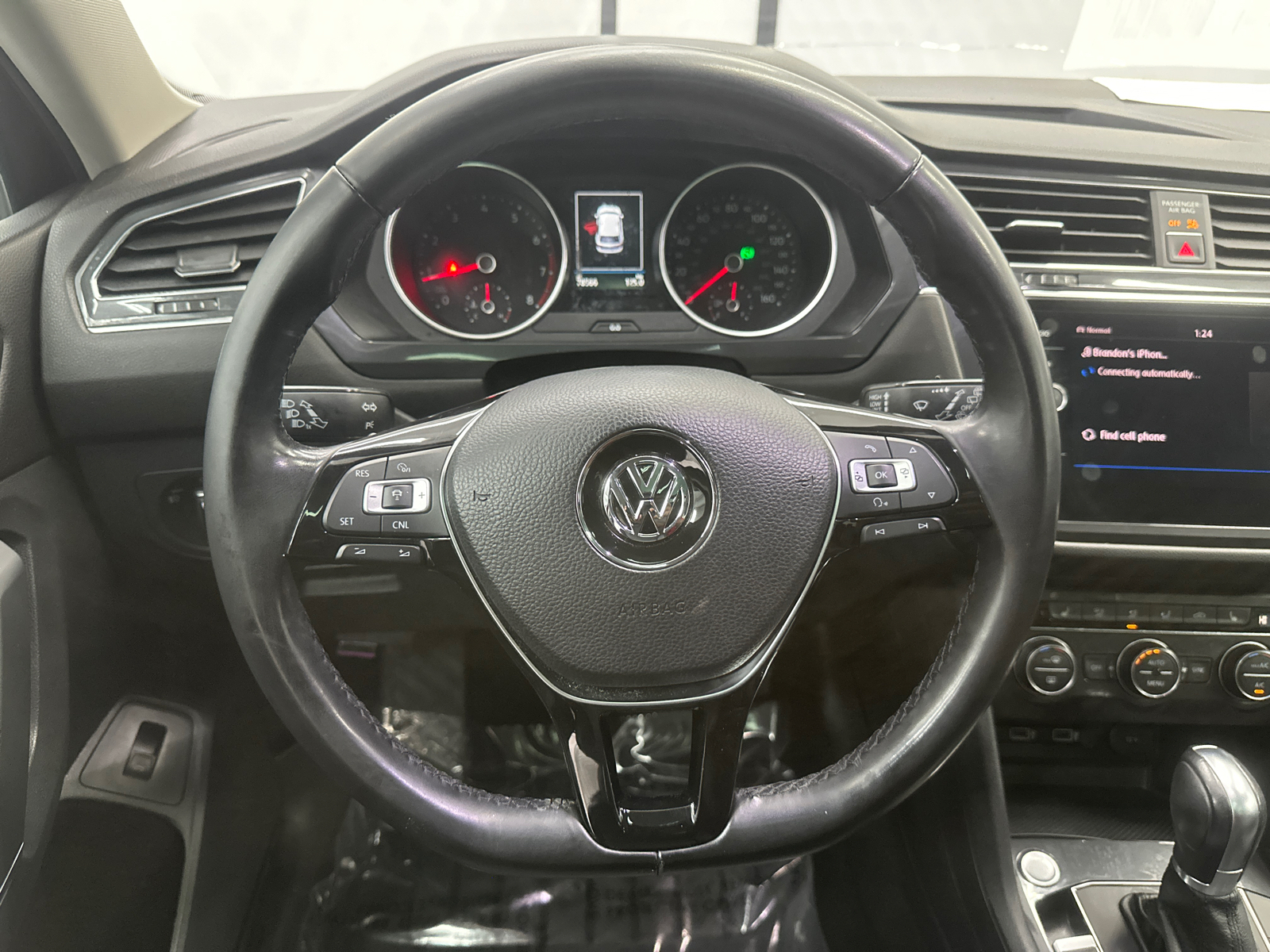 2018 Volkswagen Tiguan 2.0T SEL 27