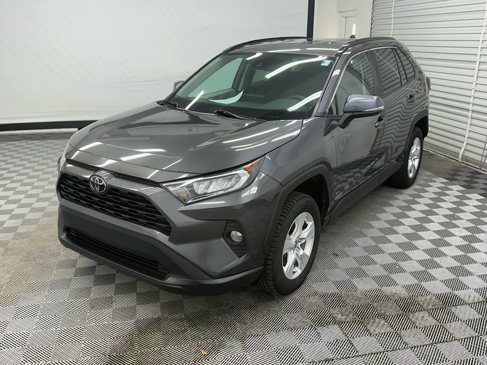 2021 Toyota RAV4 XLE 1