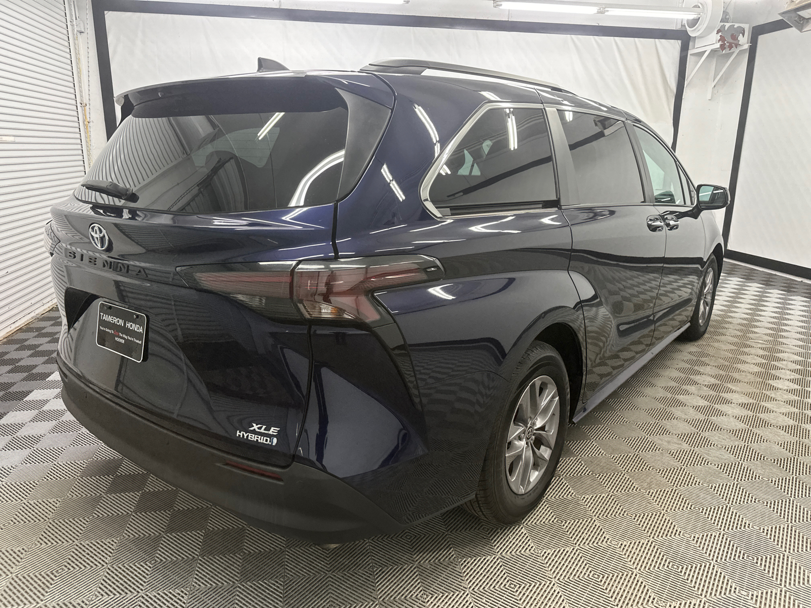 2023 Toyota Sienna XLE 5