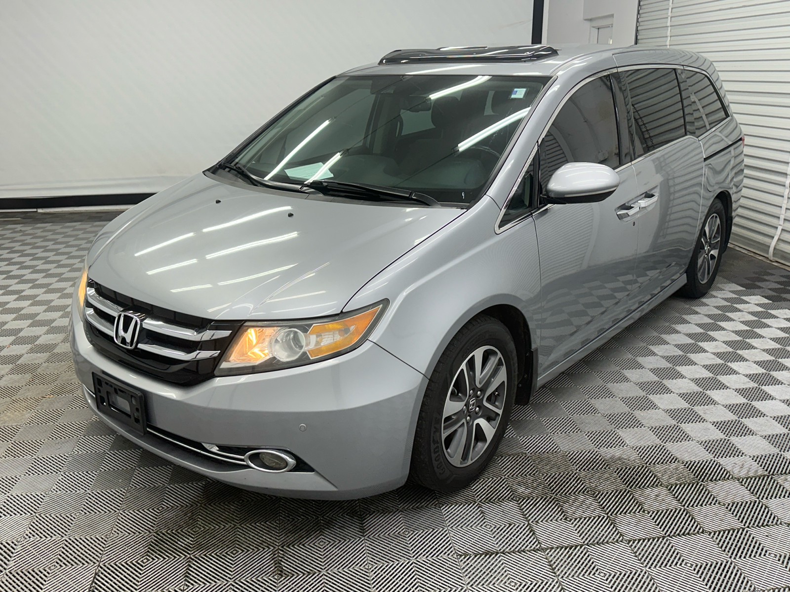 2016 Honda Odyssey Touring Elite 1