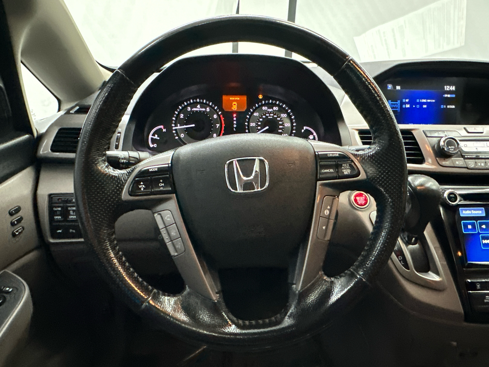 2016 Honda Odyssey Touring Elite 29