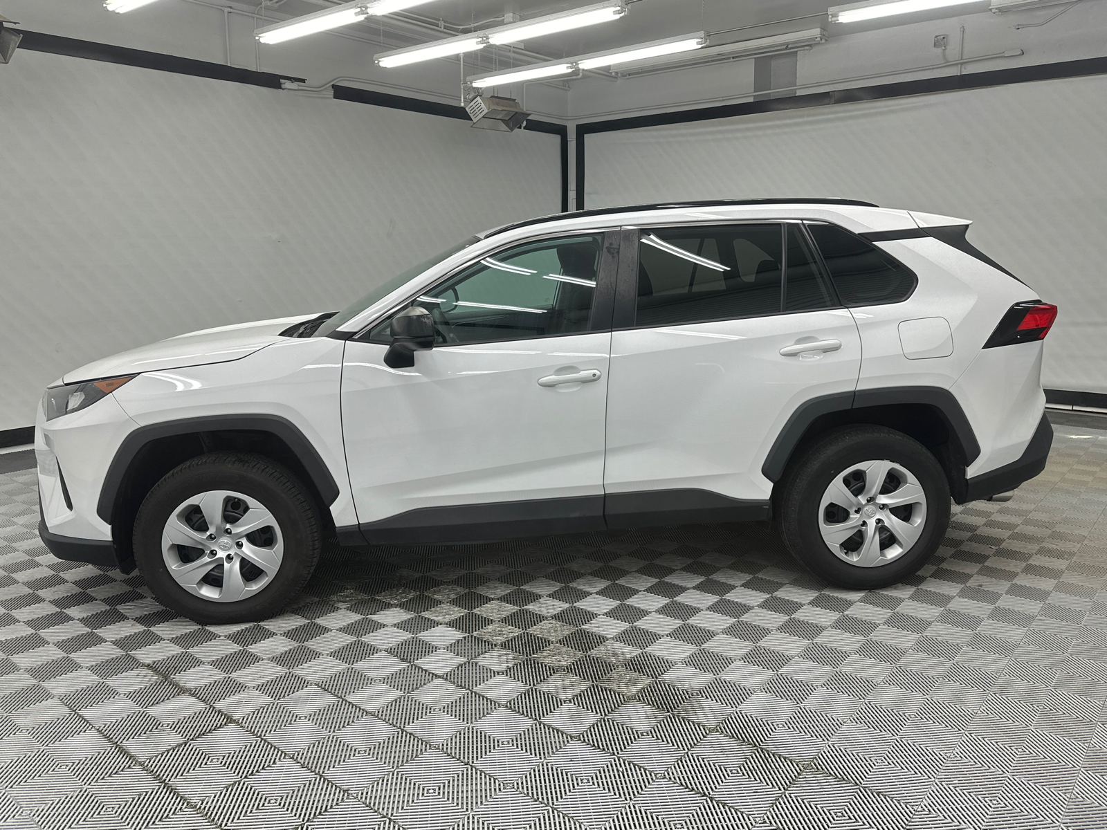 2021 Toyota RAV4 LE 2