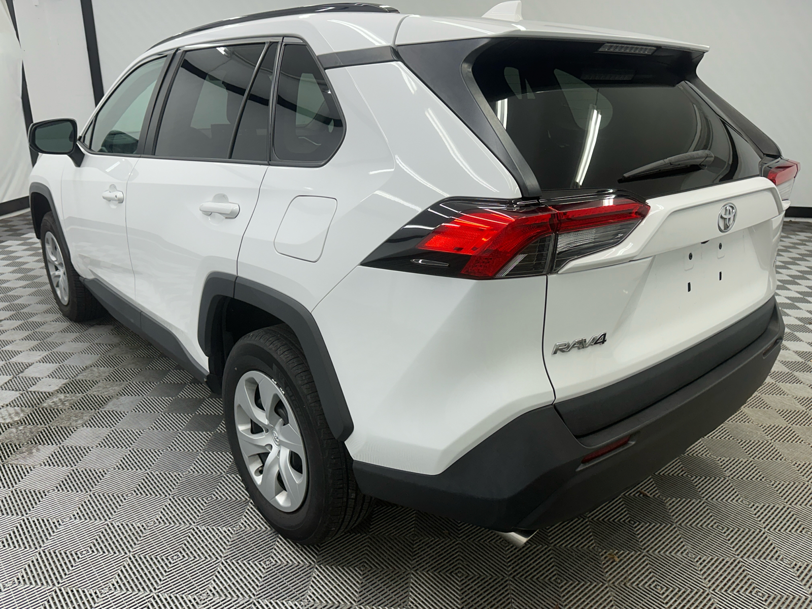 2021 Toyota RAV4 LE 3