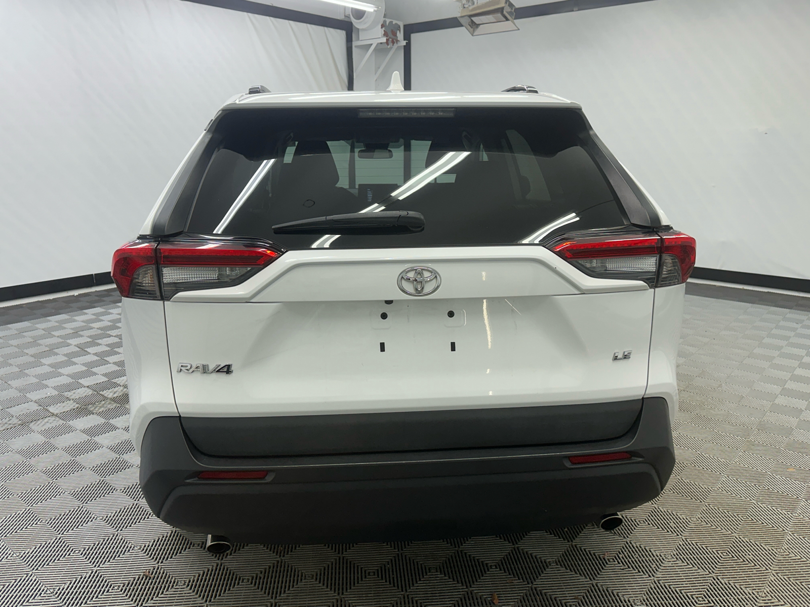 2021 Toyota RAV4 LE 4