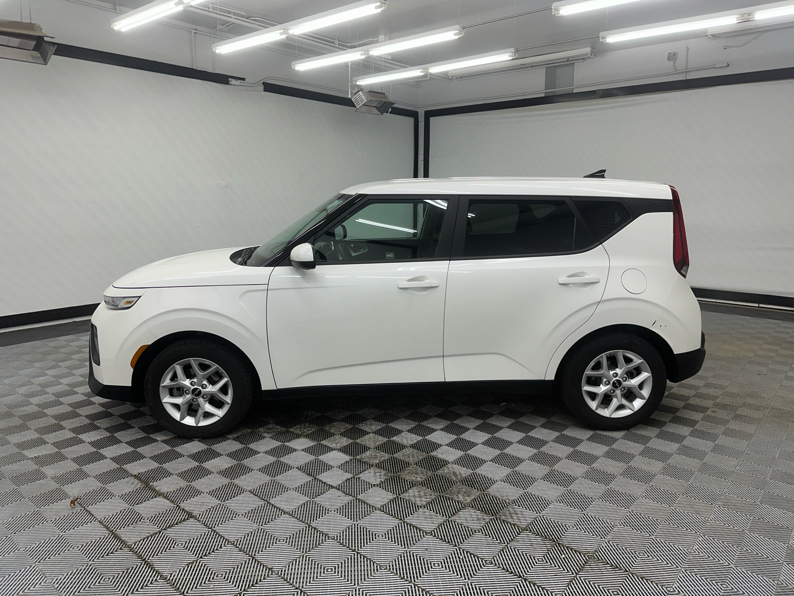 2022 Kia Soul LX 2