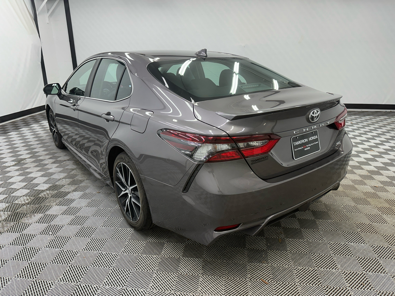 2023 Toyota Camry SE 3