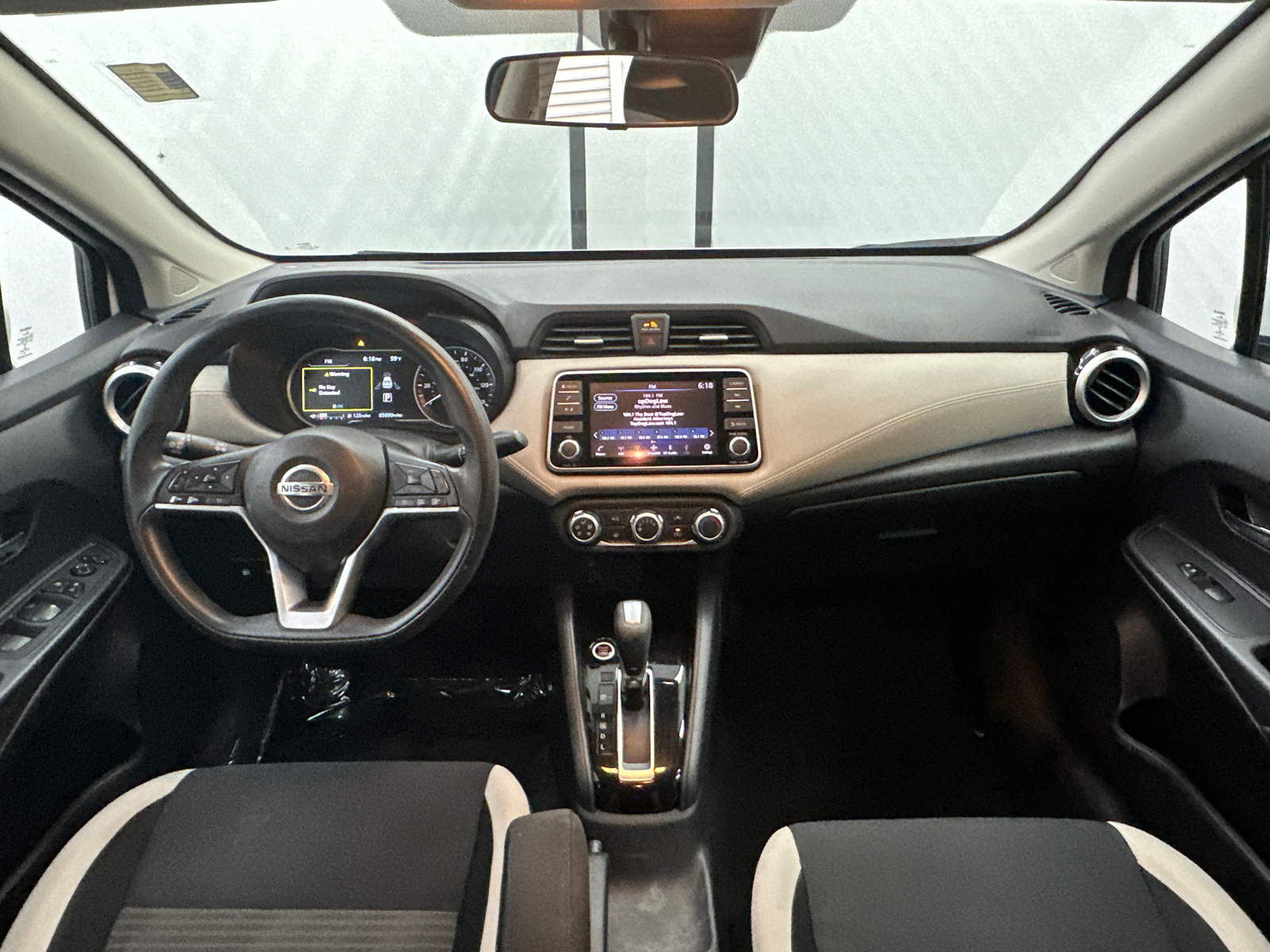 2020 Nissan Versa 1.6 SV 22