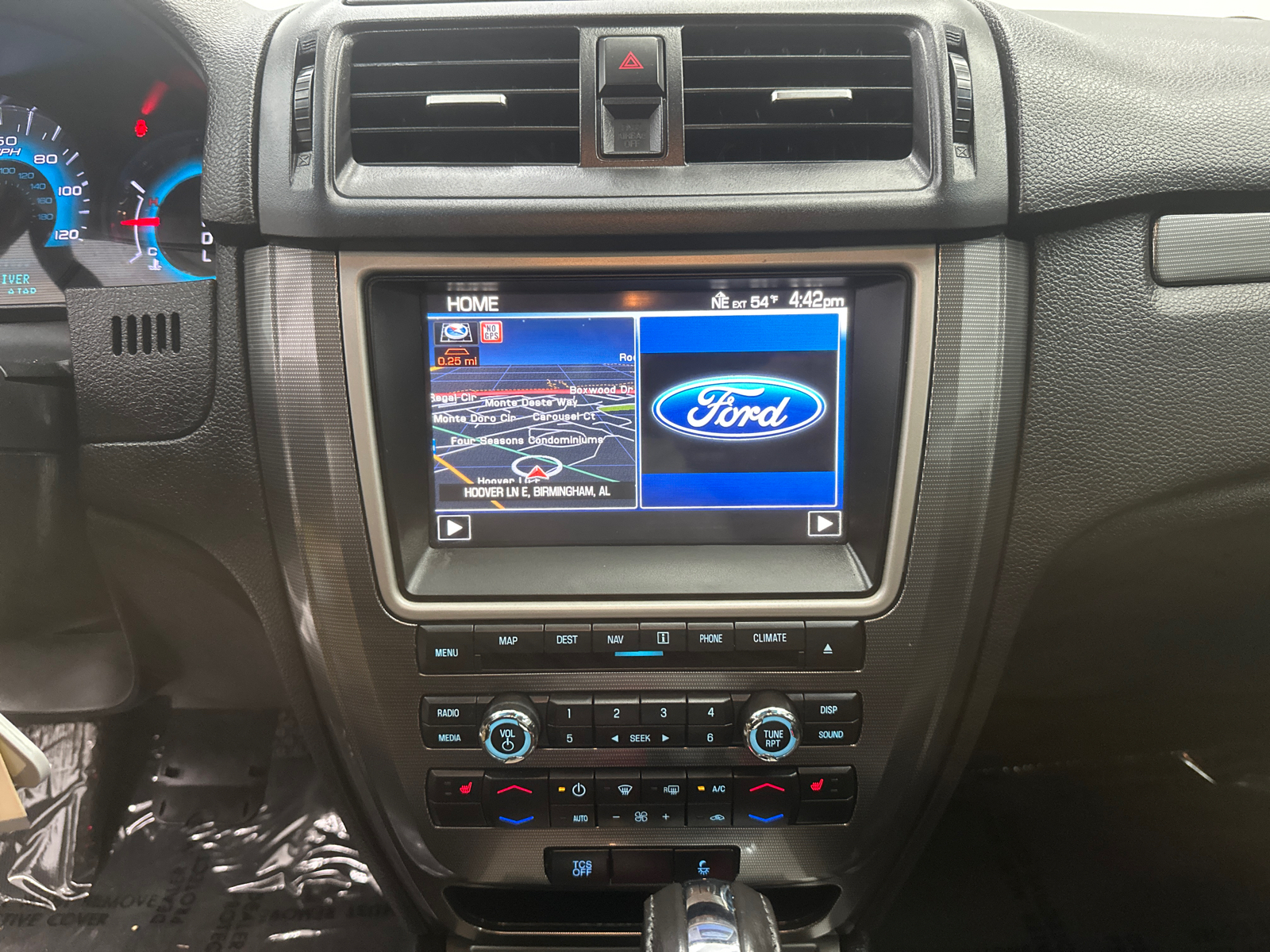 2012 Ford Fusion SEL 32