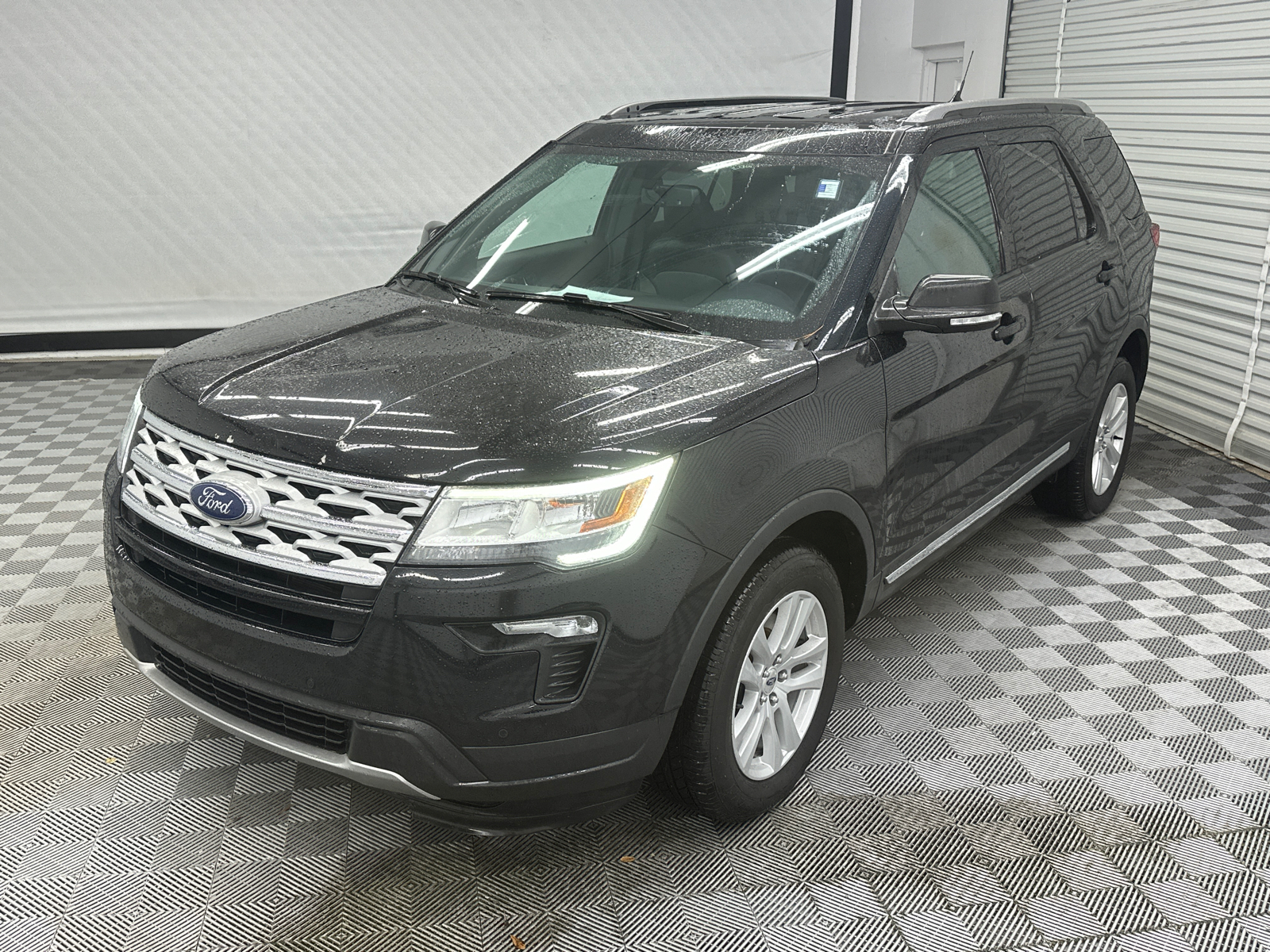 2019 Ford Explorer XLT 1