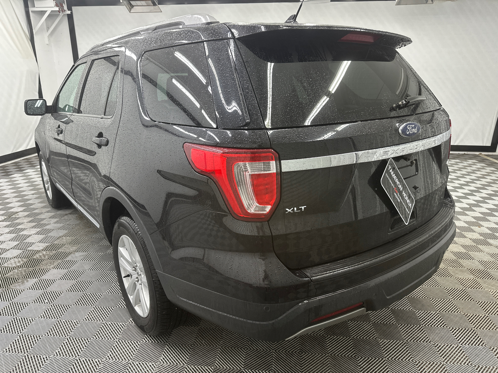 2019 Ford Explorer XLT 3