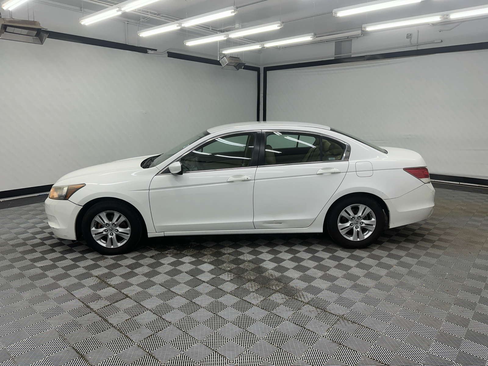 2009 Honda Accord LX-P 2