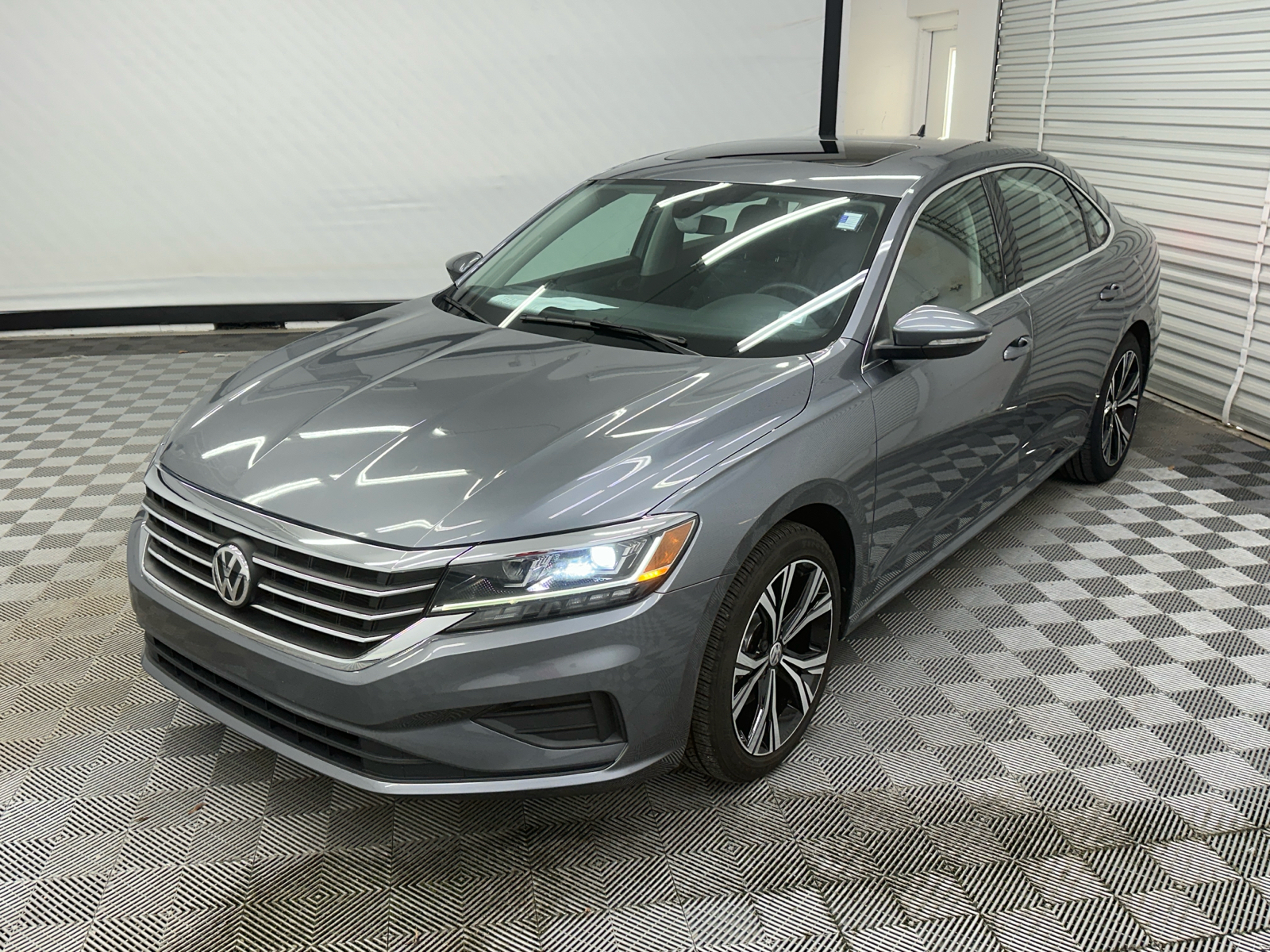 2022 Volkswagen Passat 2.0T SE 1